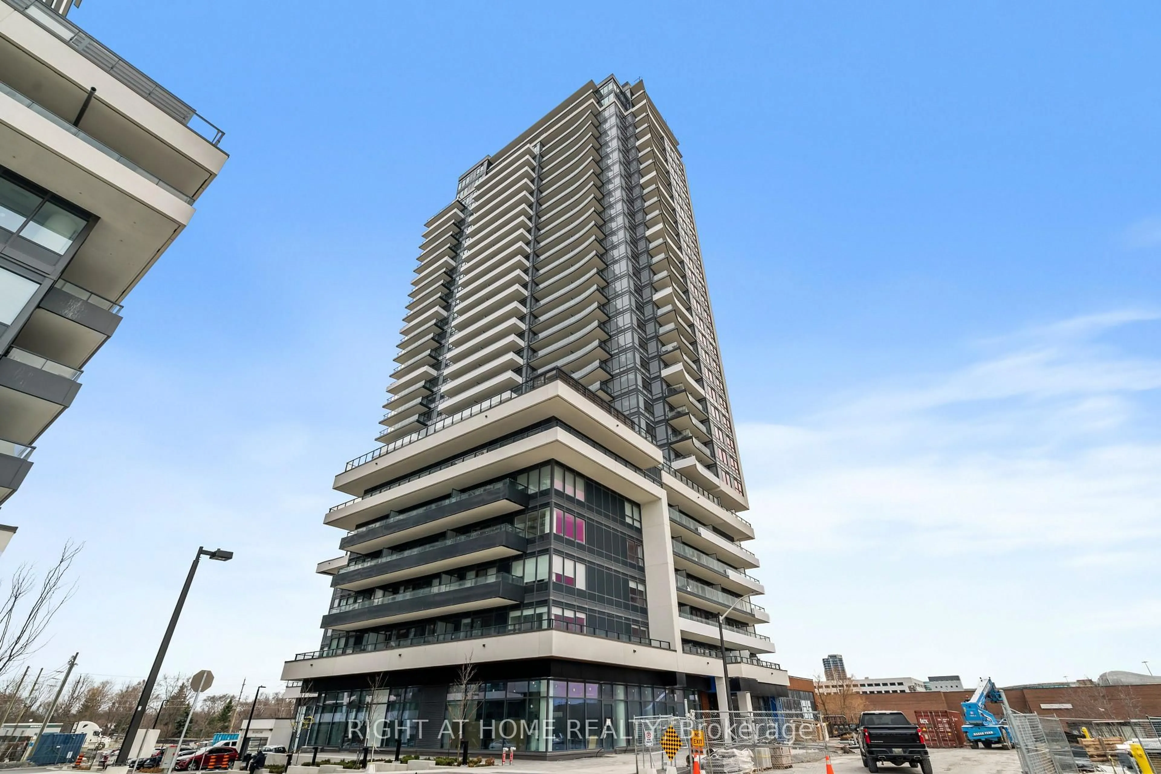 Indoor foyer for 1435 Celebration Dr #909, Pickering Ontario L1W 0C4