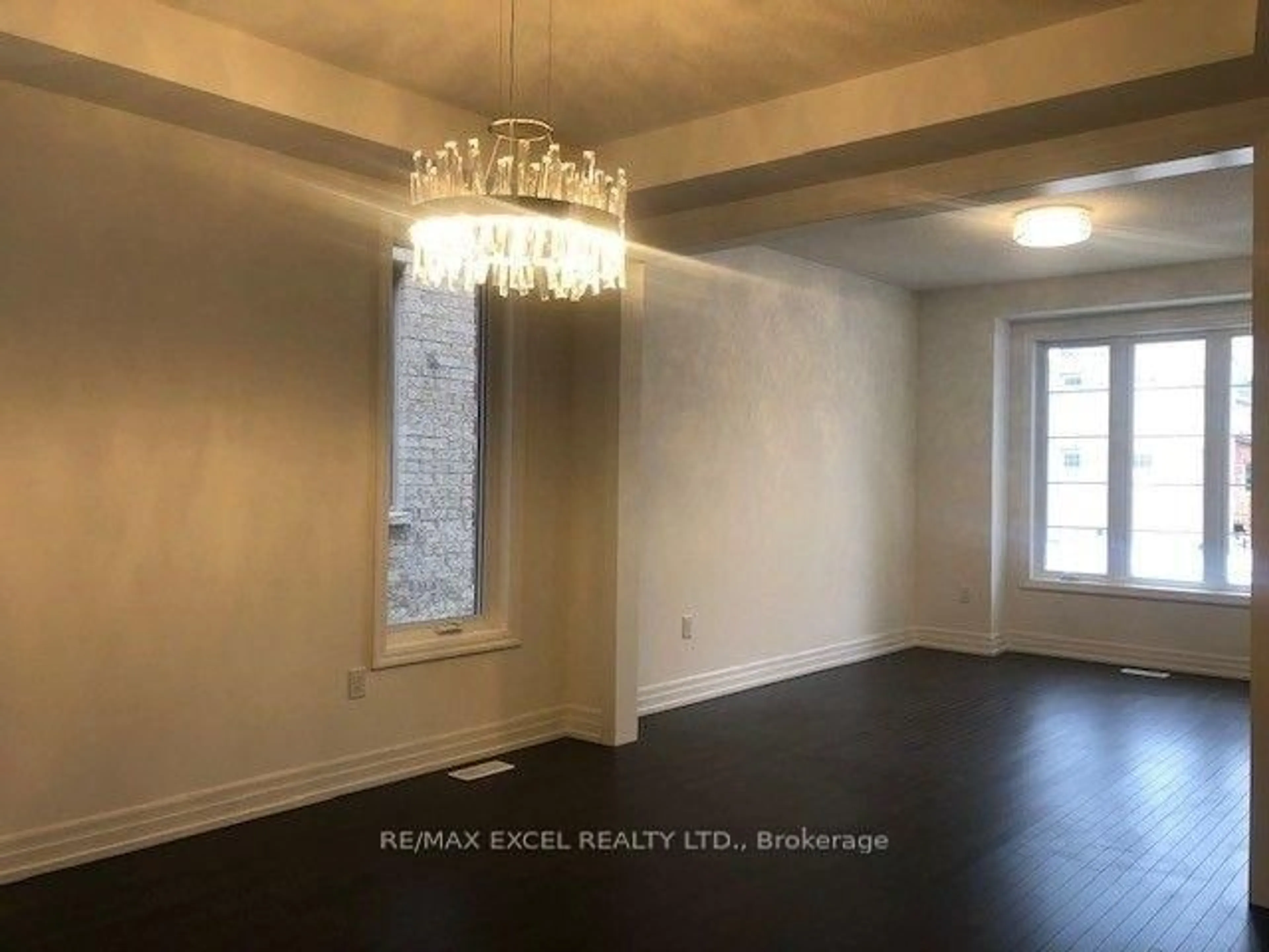 A pic of a room for 52 Beaverdams Dr, Whitby Ontario L1P 0E3