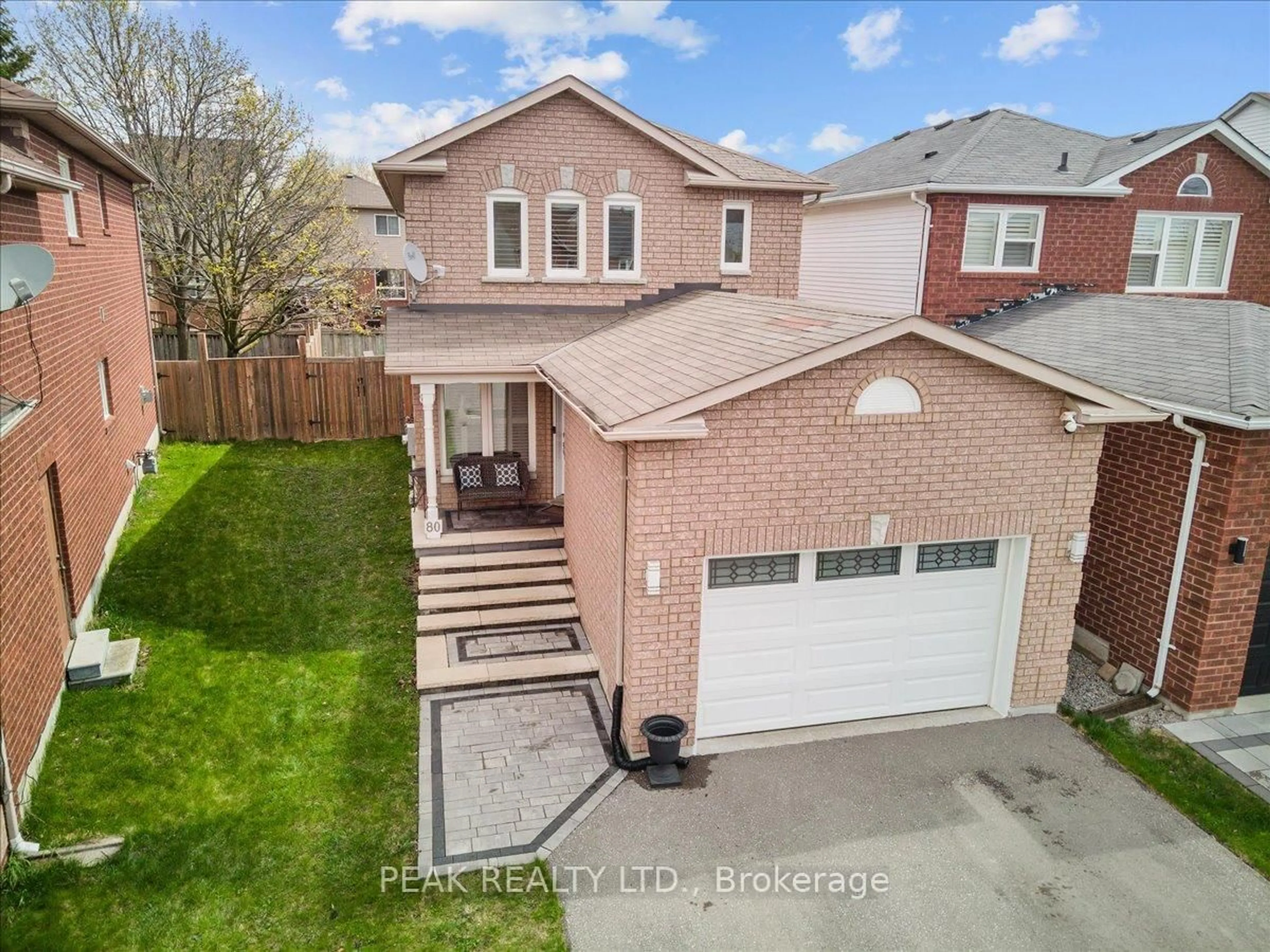 A pic from outside/outdoor area/front of a property/back of a property/a pic from drone, street for 80 Fry Cres, Clarington Ontario L1C 4Y3