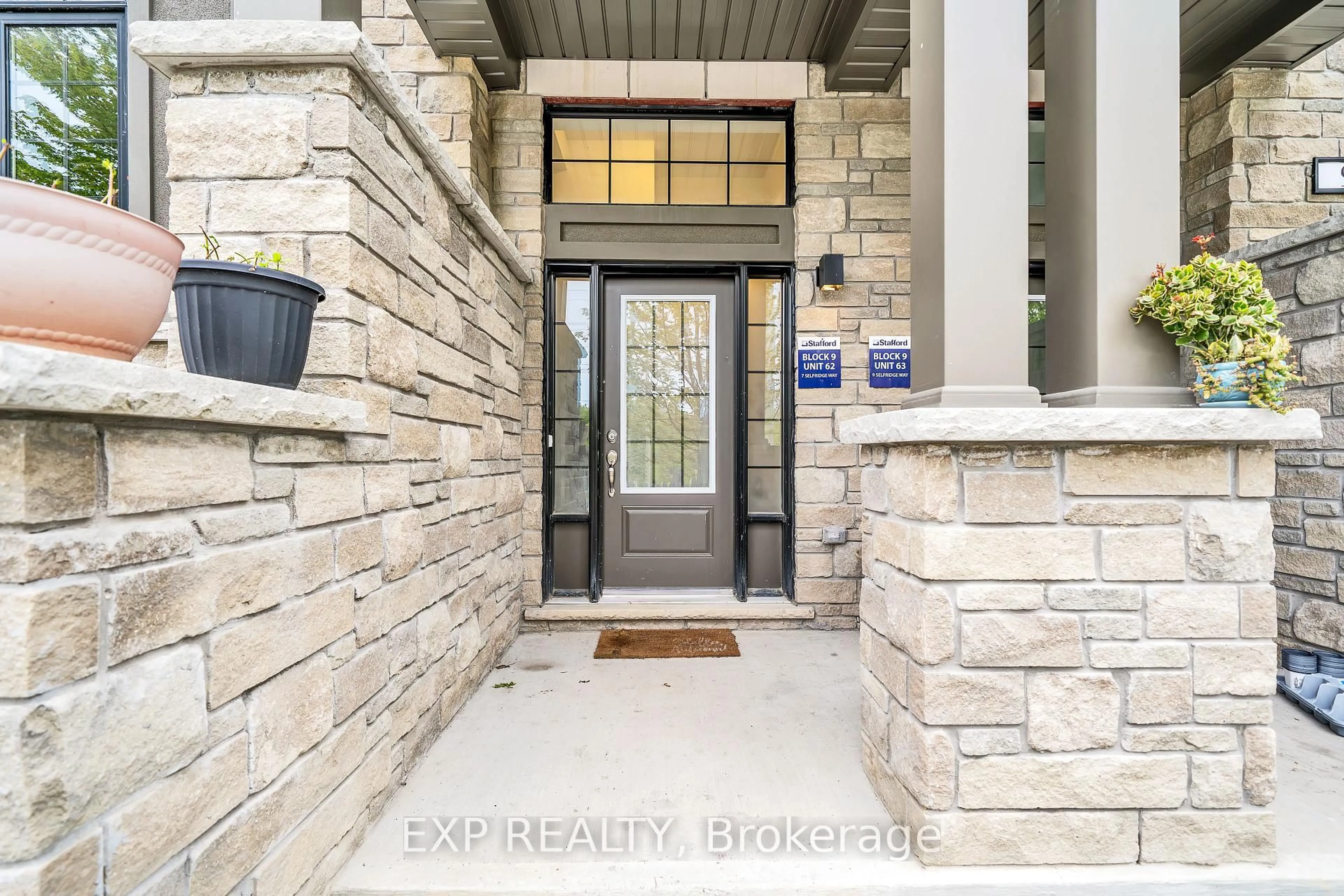 Indoor entryway for 7 Selfridge Way, Whitby Ontario L1N 0N9