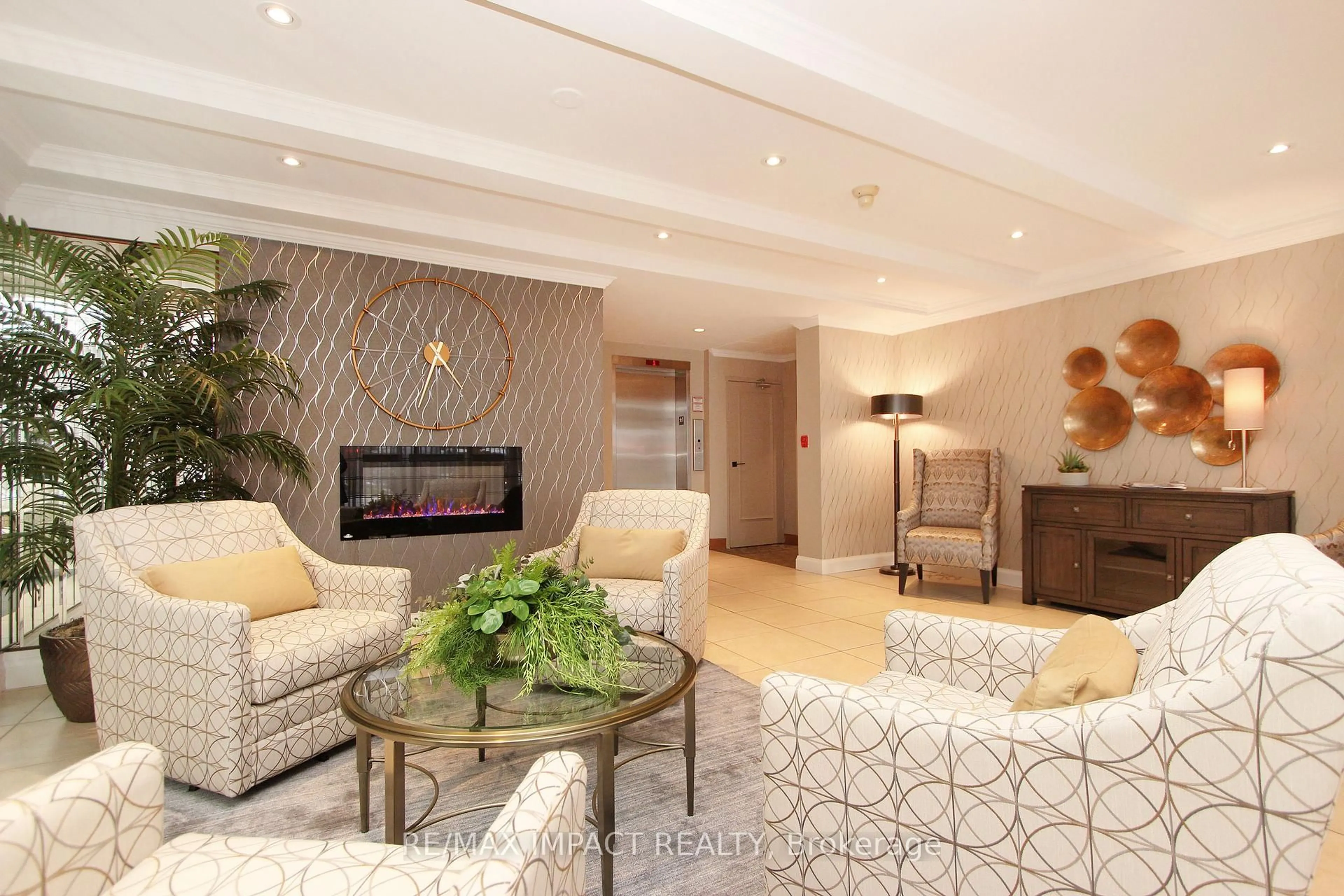 Living room with furniture, unknown for 337 Simcoe St, Oshawa Ontario L1G 4T2