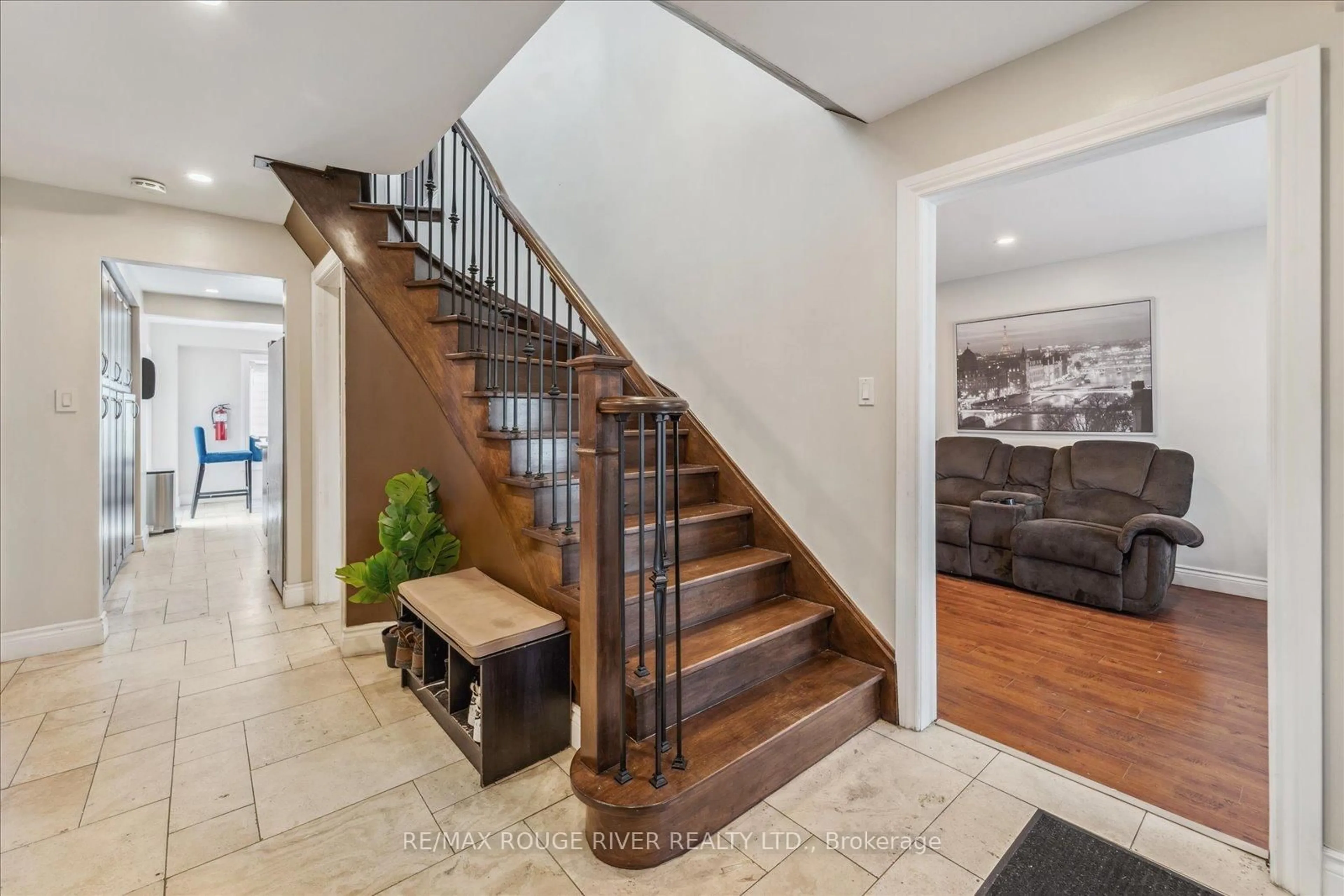 Indoor entryway for 86 Knapton Ave, Ajax Ontario L1S 5V8
