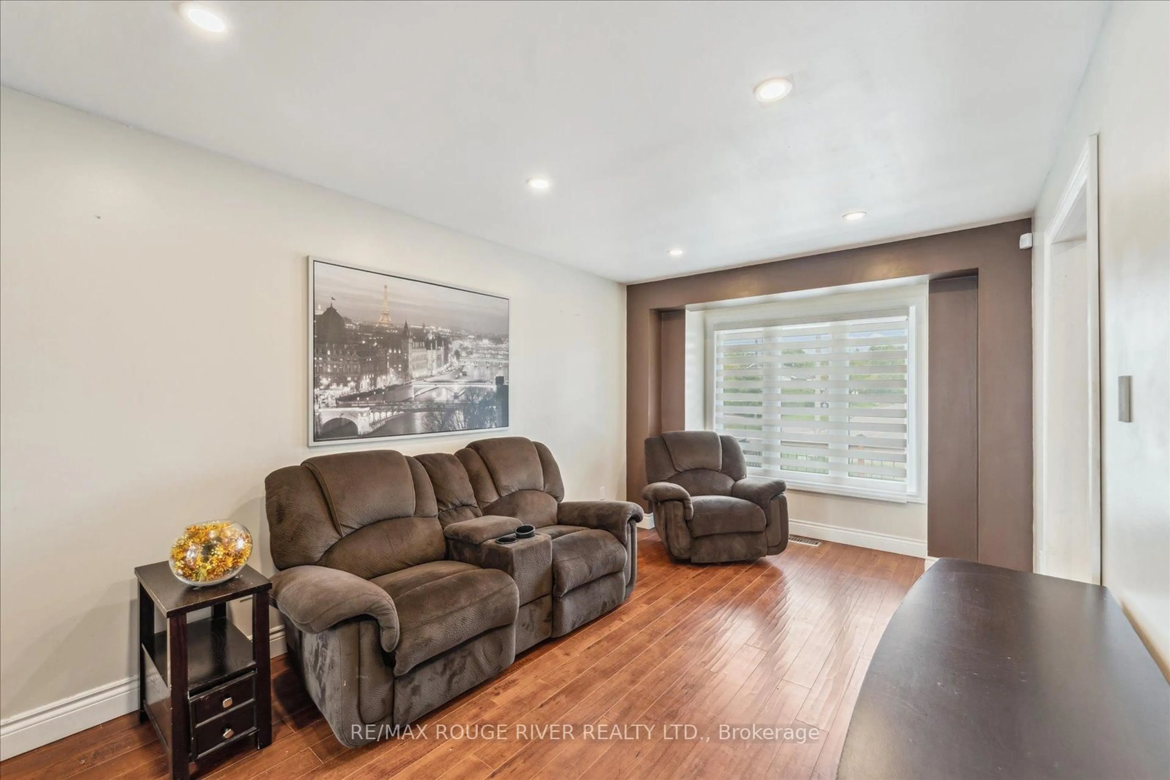 Living room with furniture, unknown for 86 Knapton Ave, Ajax Ontario L1S 5V8