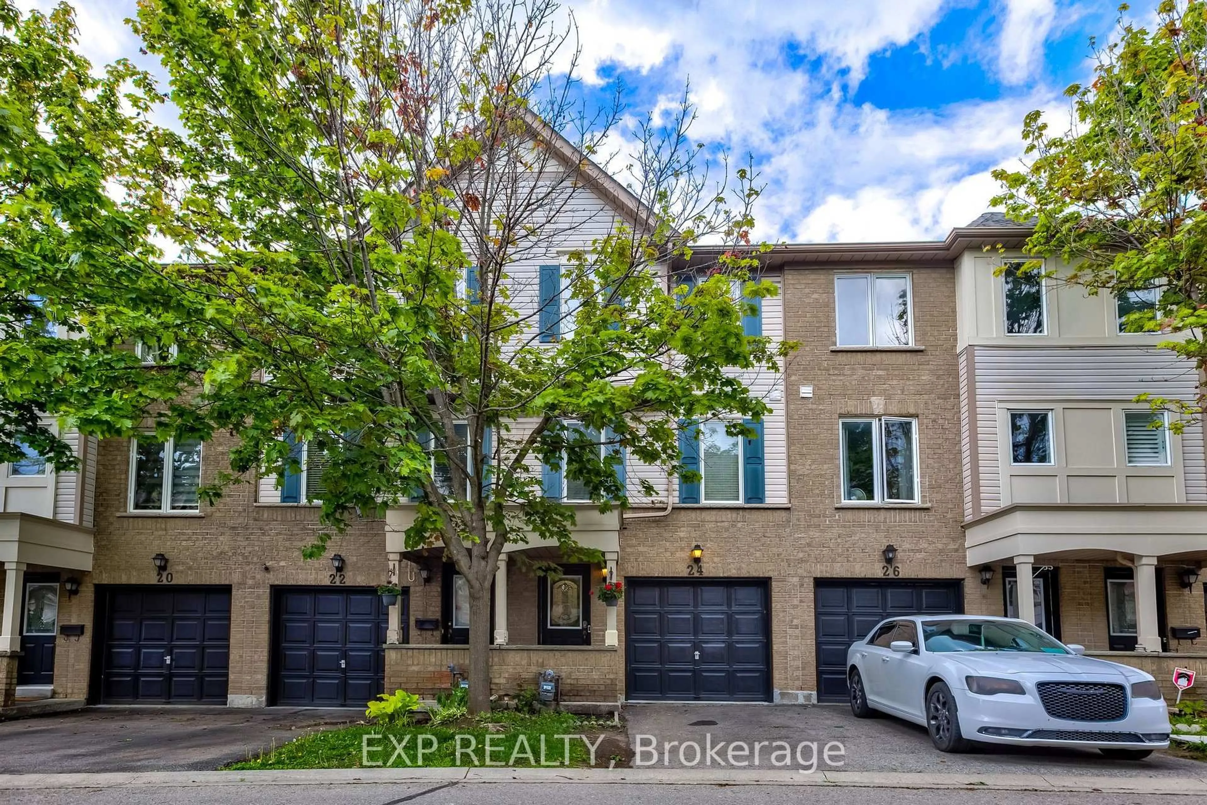 A pic from outside/outdoor area/front of a property/back of a property/a pic from drone, street for 24 Spraggins Lane, Ajax Ontario L1T 4H2