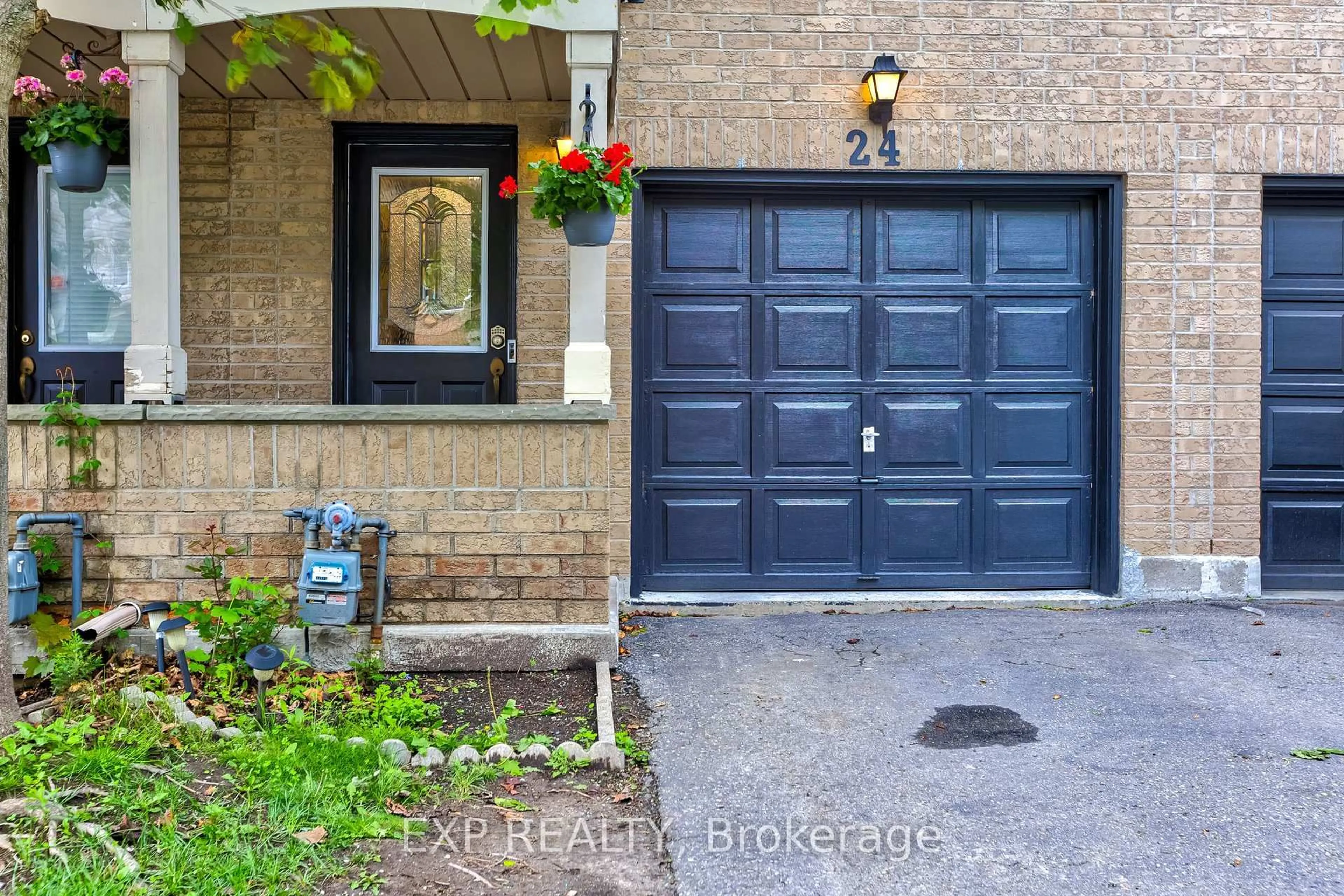 Indoor entryway for 24 Spraggins Lane, Ajax Ontario L1T 4H2