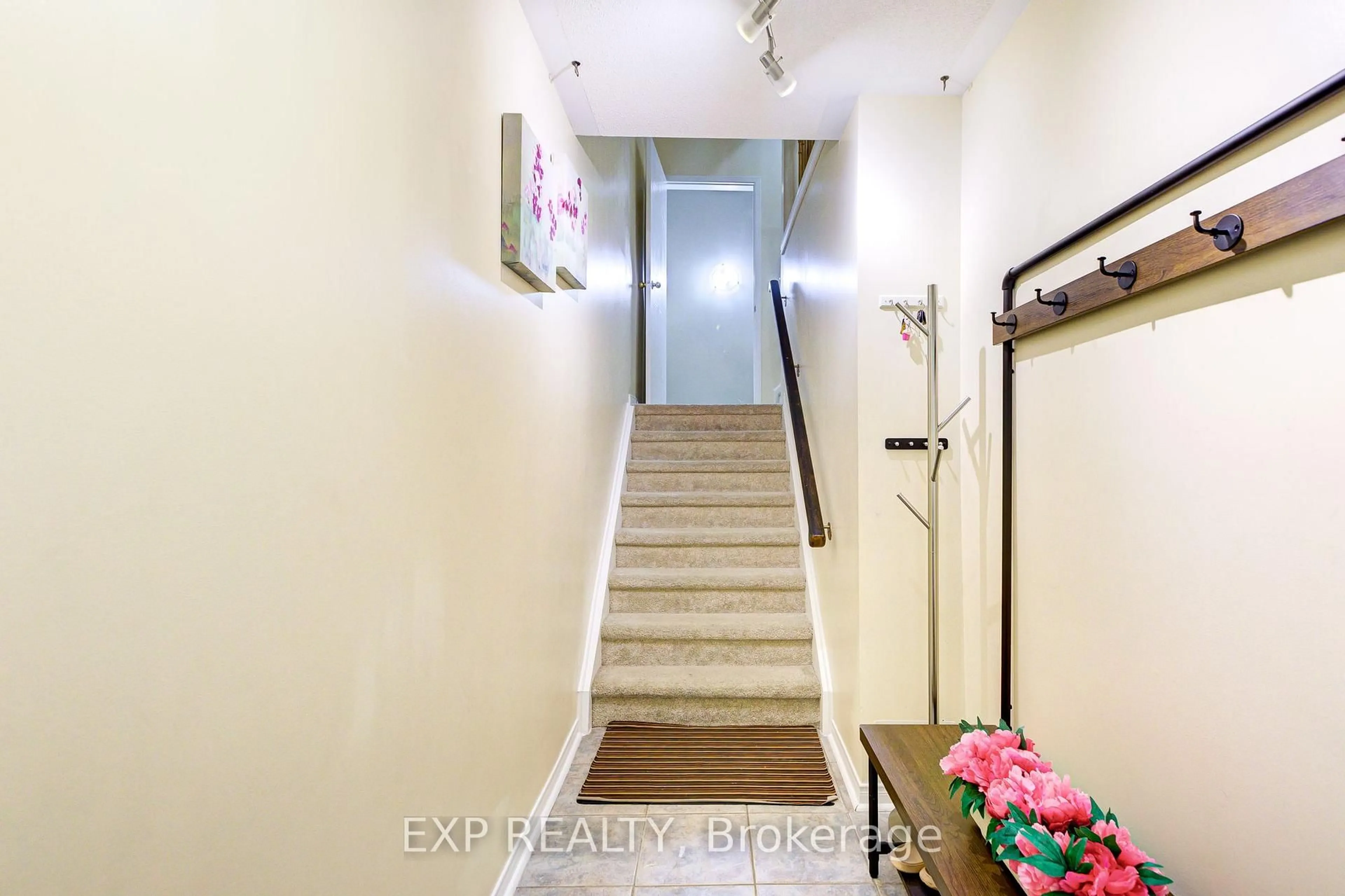 Indoor entryway for 24 Spraggins Lane, Ajax Ontario L1T 4H2