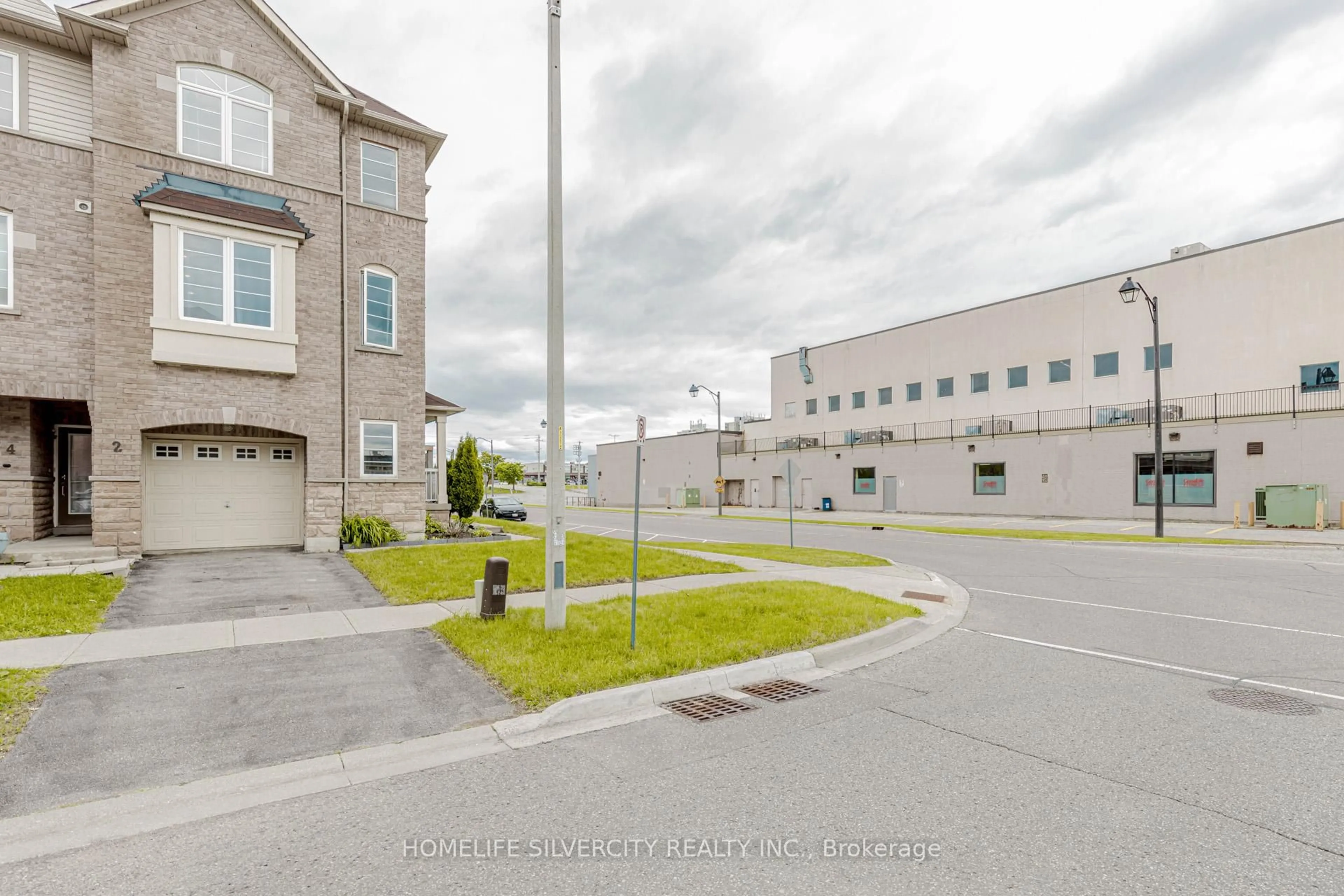 Patio, street for 2 Stonewood St, Ajax Ontario L1S 0B2