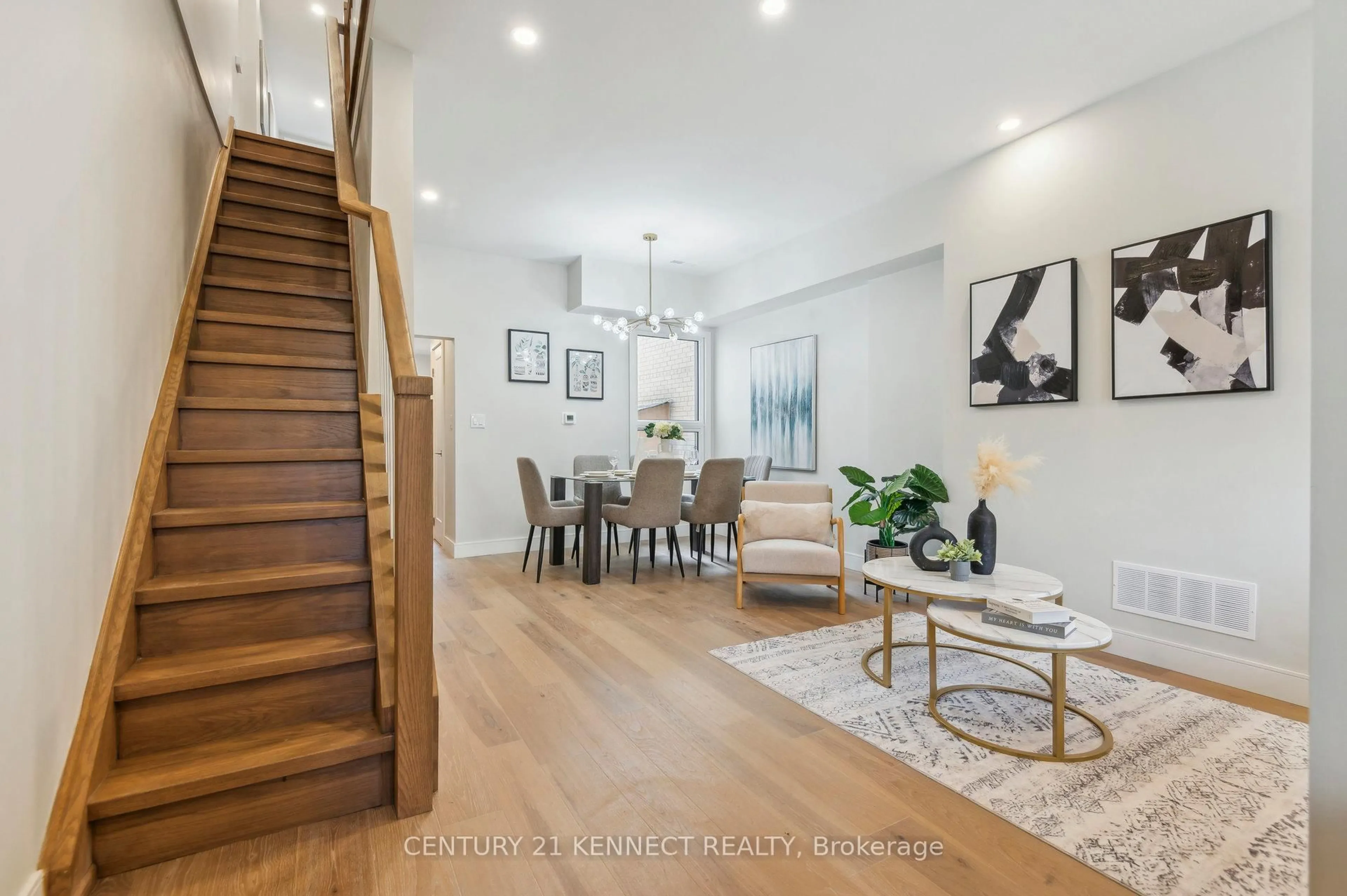 Indoor entryway for 21 Frankdale Ave, Toronto Ontario M4J 3Z8