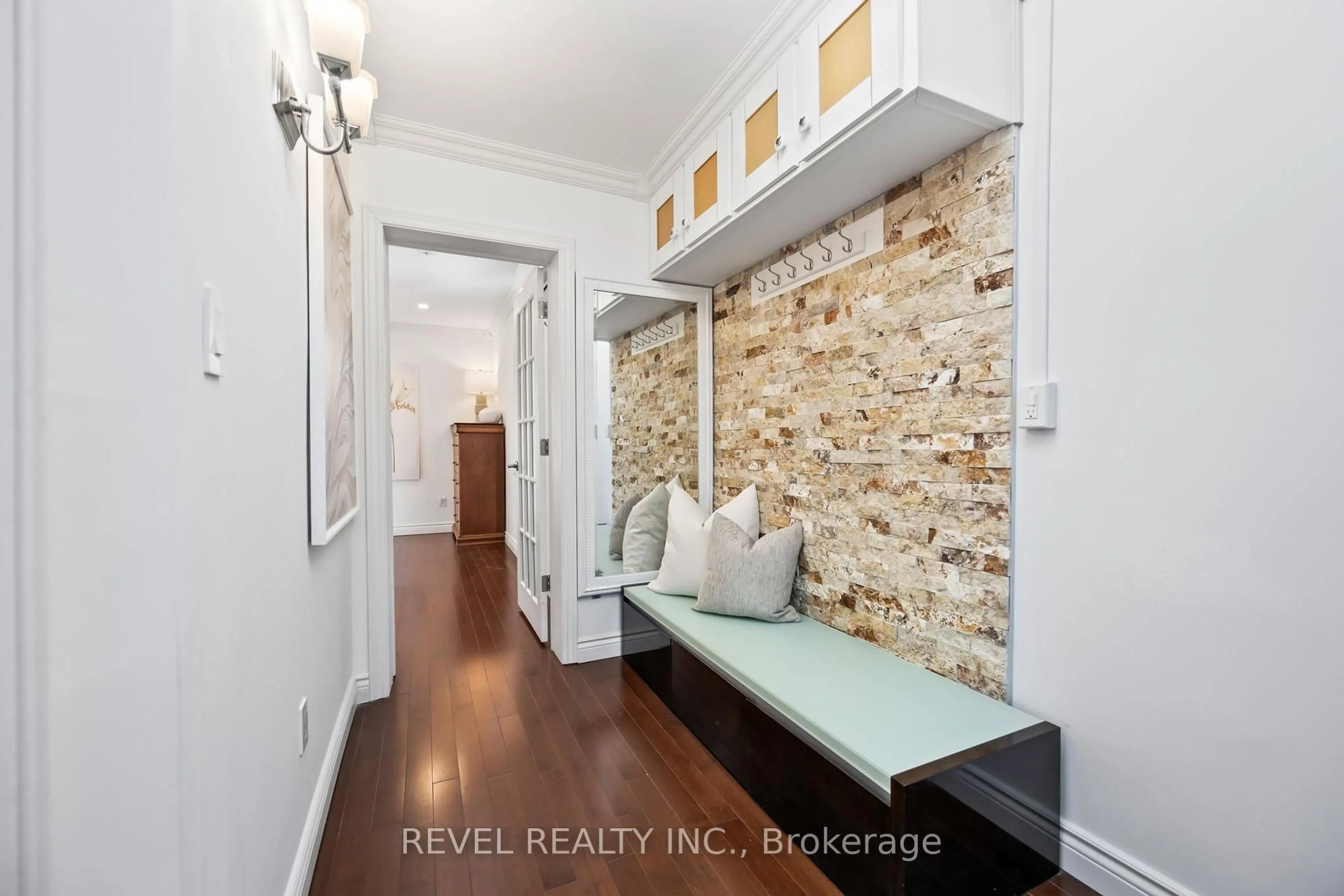 Indoor entryway for 96 Highfield Rd, Toronto Ontario M4L 2V1