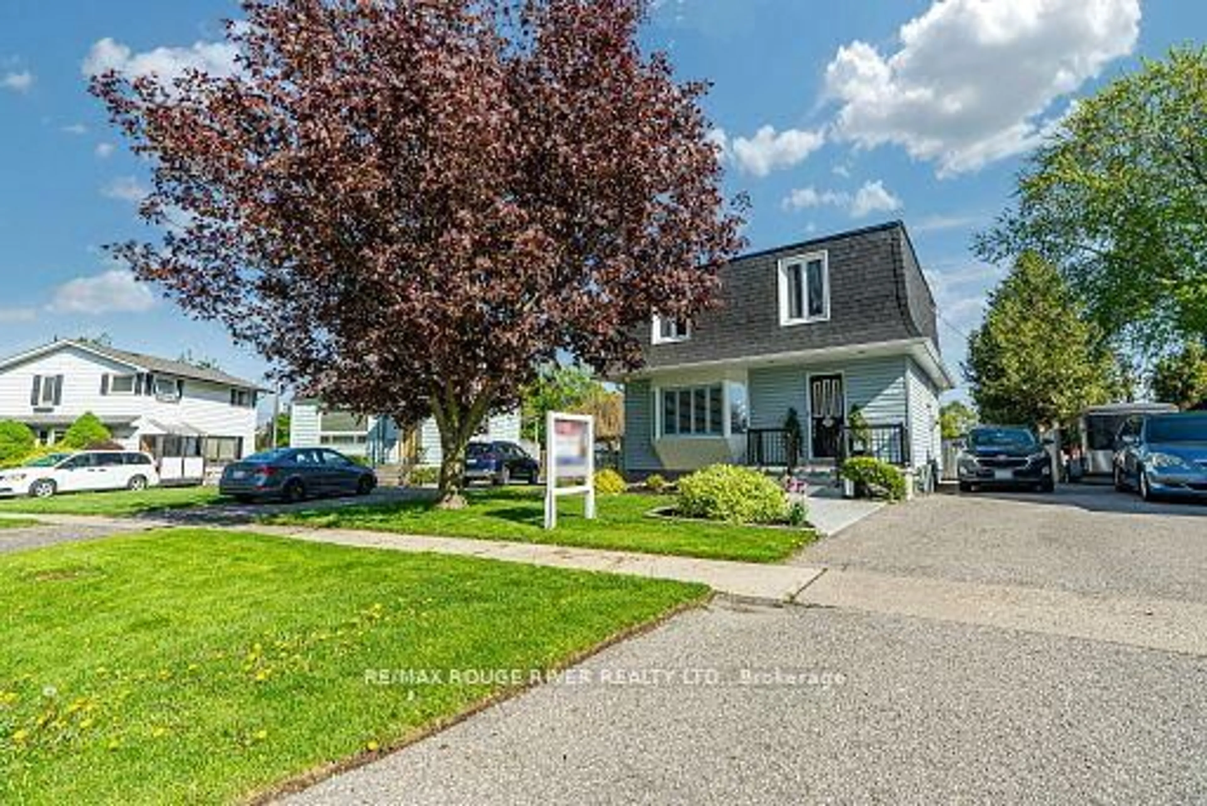 Home with vinyl exterior material, street for 121 Exeter Rd, Ajax Ontario L1S 2K4