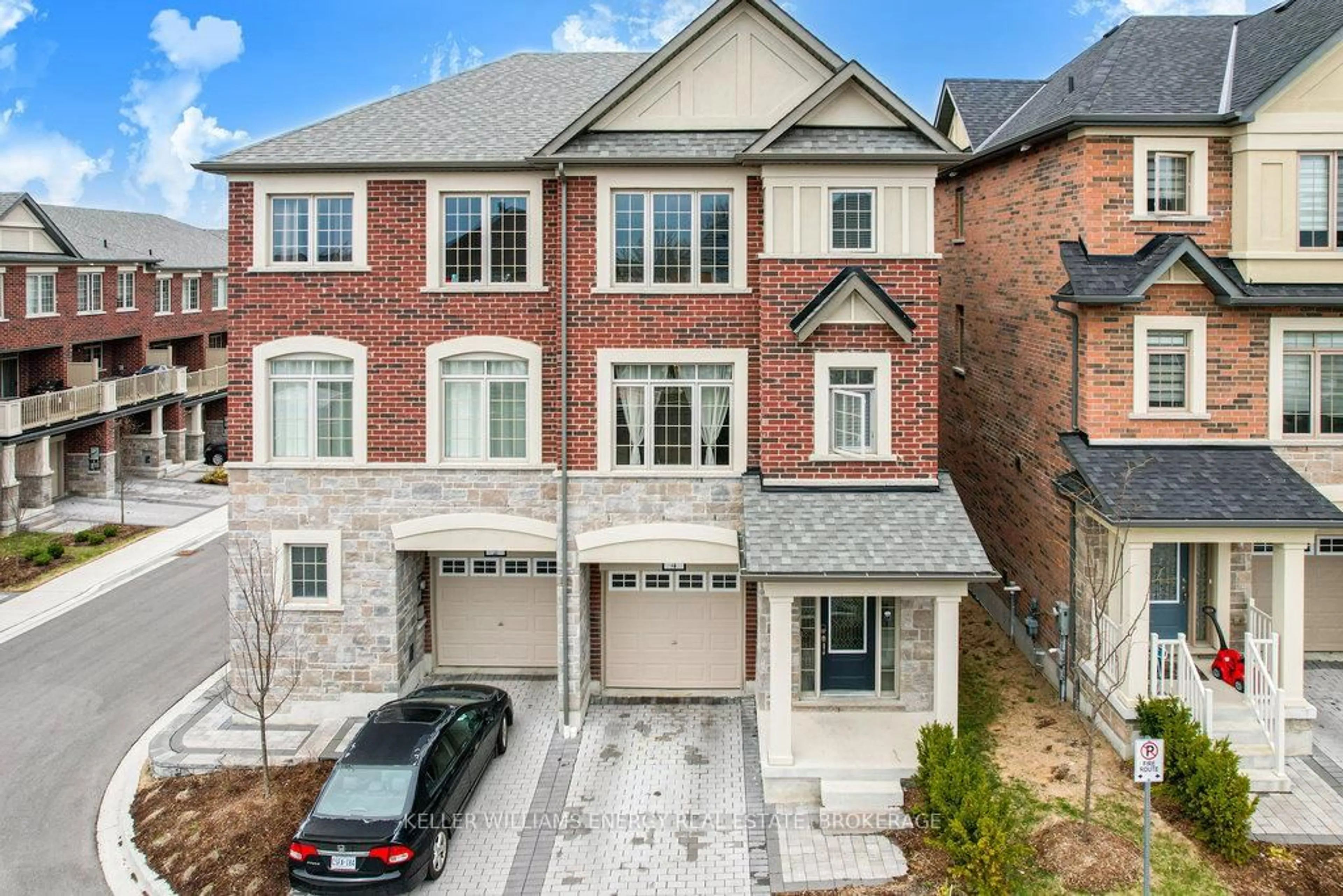A pic from outside/outdoor area/front of a property/back of a property/a pic from drone, street for 4 Healthcote Lane, Ajax Ontario L1Z 0V2
