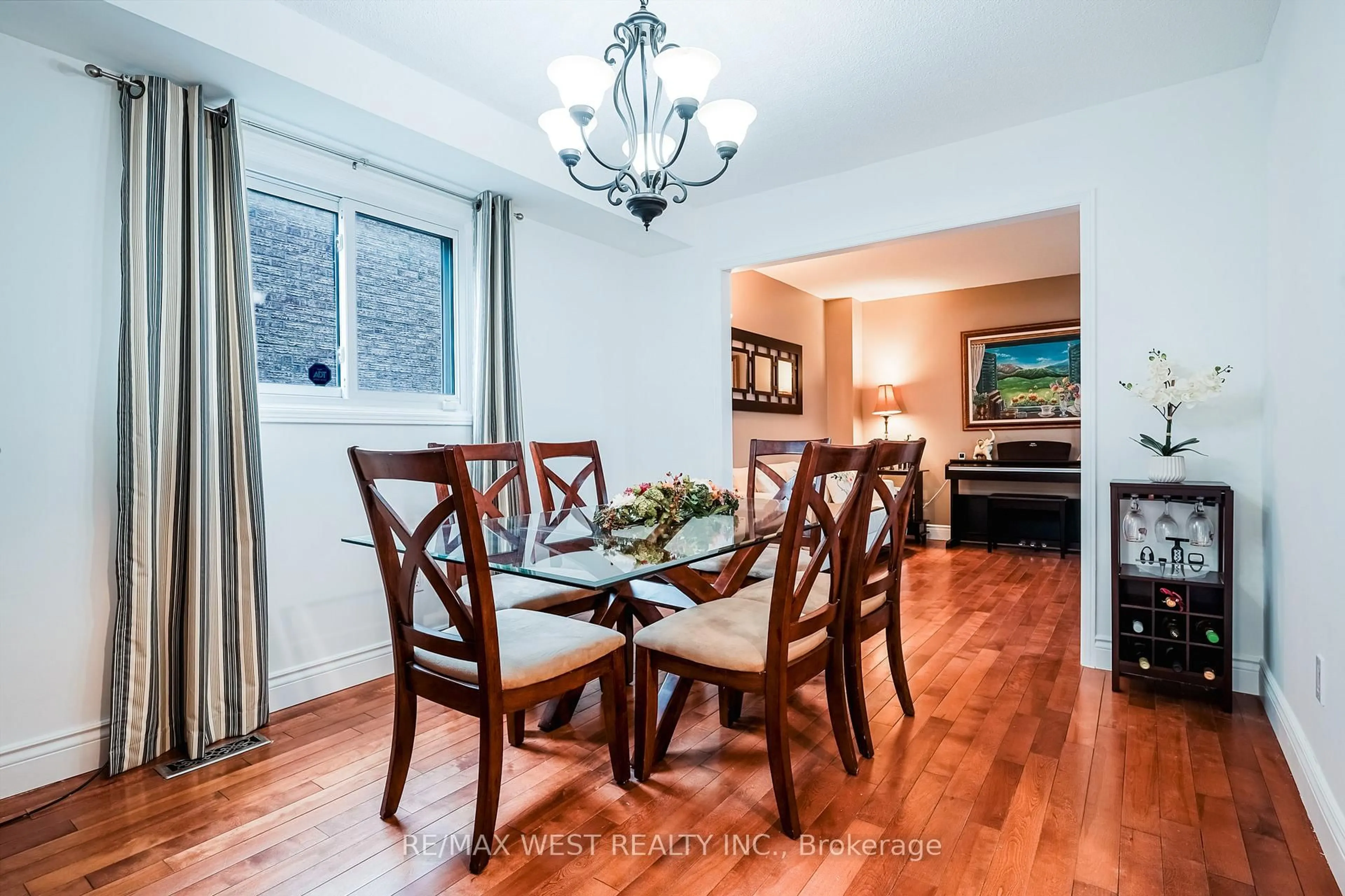 Dining room, wood/laminate floor for 760 Aspen Rd, Pickering Ontario L1V 3S3