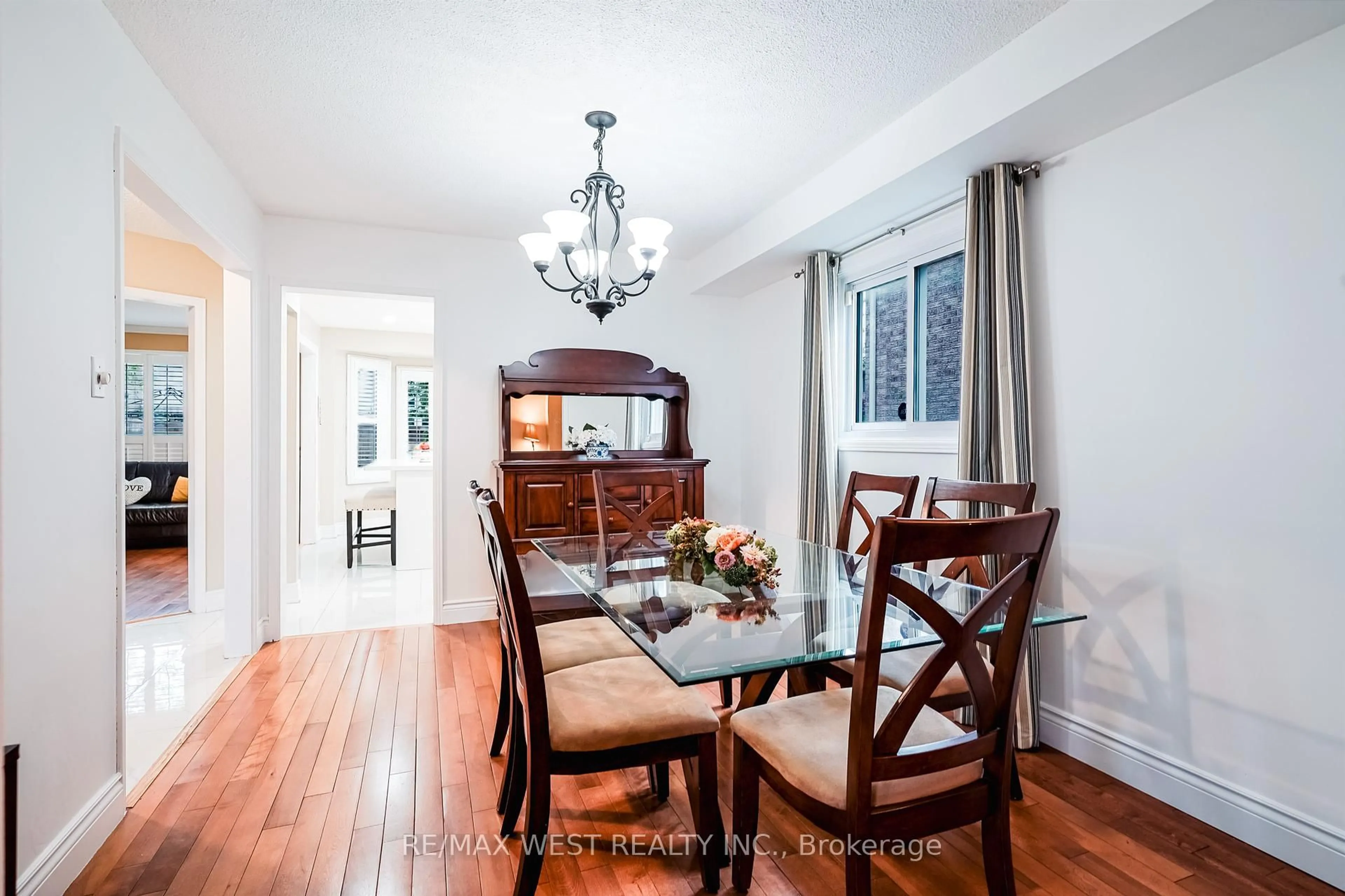 Dining room, wood/laminate floor for 760 Aspen Rd, Pickering Ontario L1V 3S3