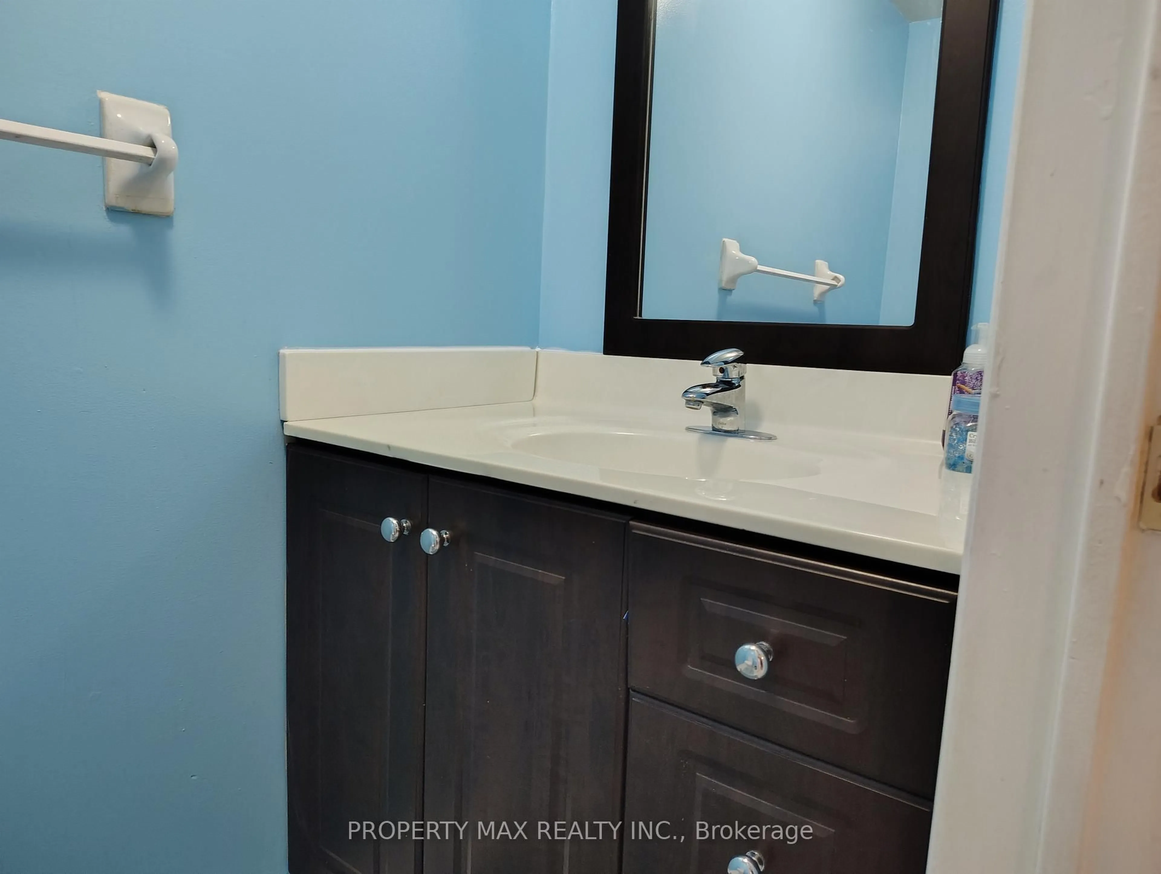 Standard bathroom, unknown for 84 Bridlegrove Dr, Toronto Ontario M1W 3W9