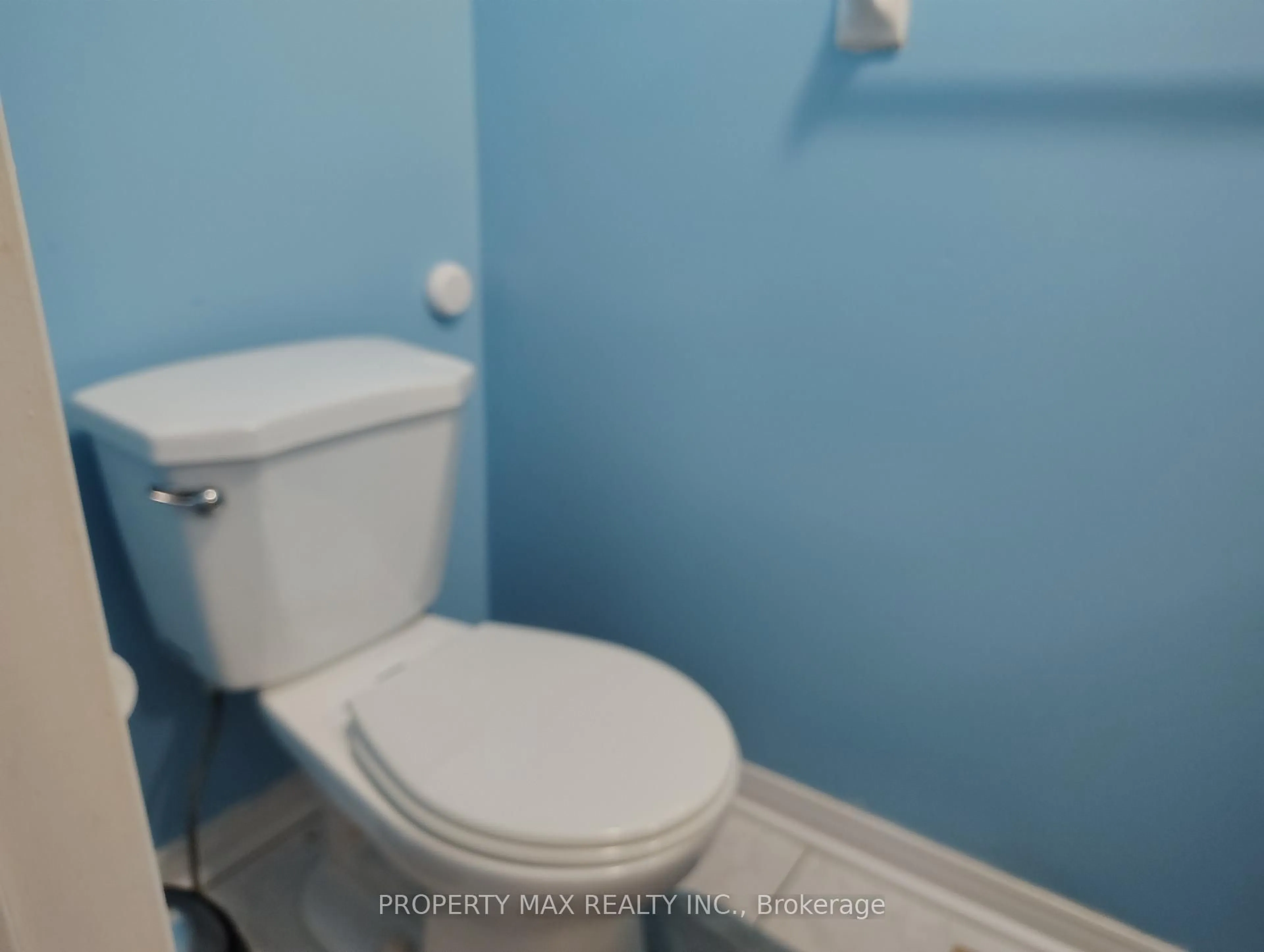 A pic of a room for 84 Bridlegrove Dr, Toronto Ontario M1W 3W9