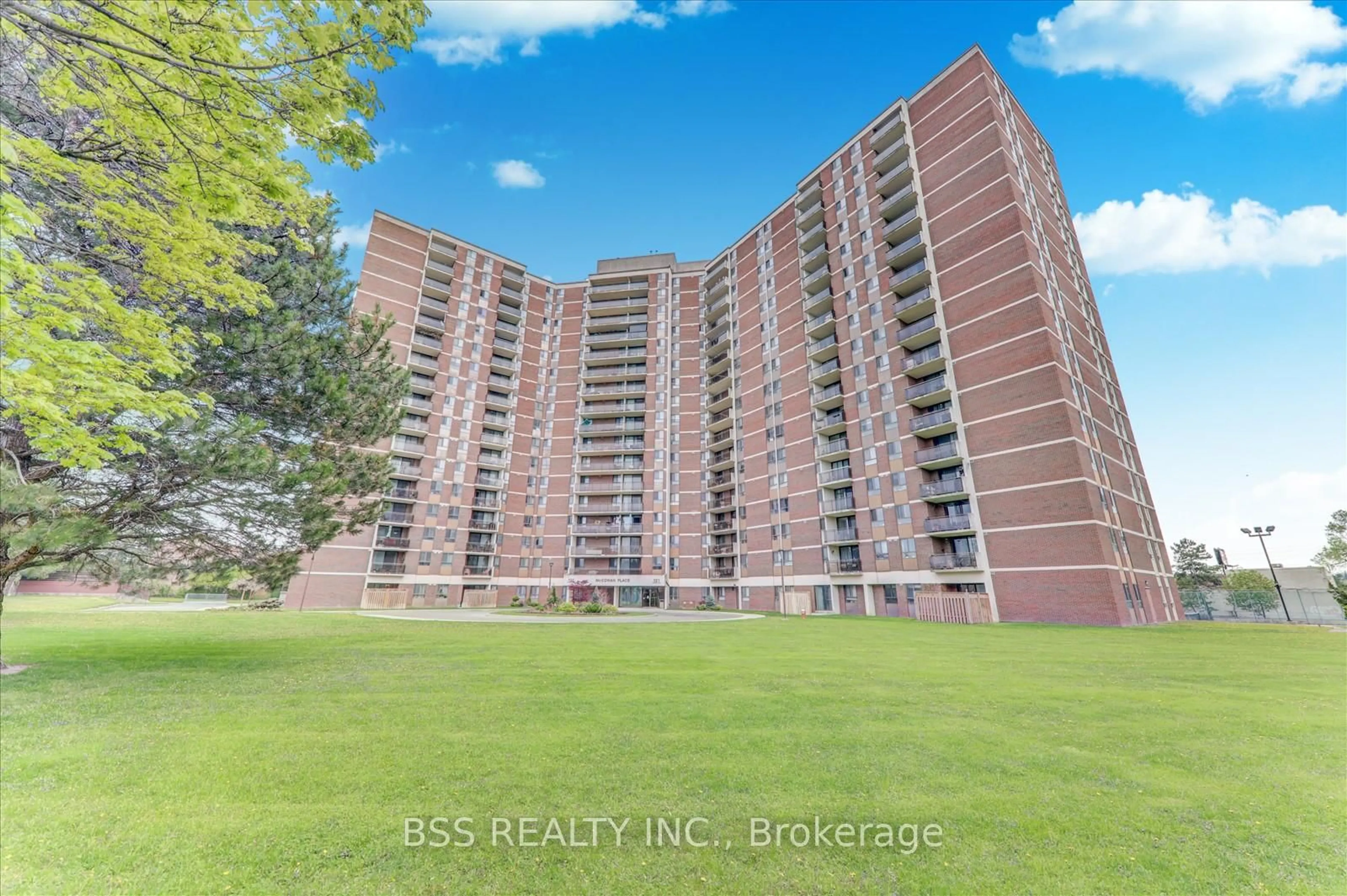 A pic from outside/outdoor area/front of a property/back of a property/a pic from drone, unknown for 121 Trudelle St #1709, Toronto Ontario M1J 3K4