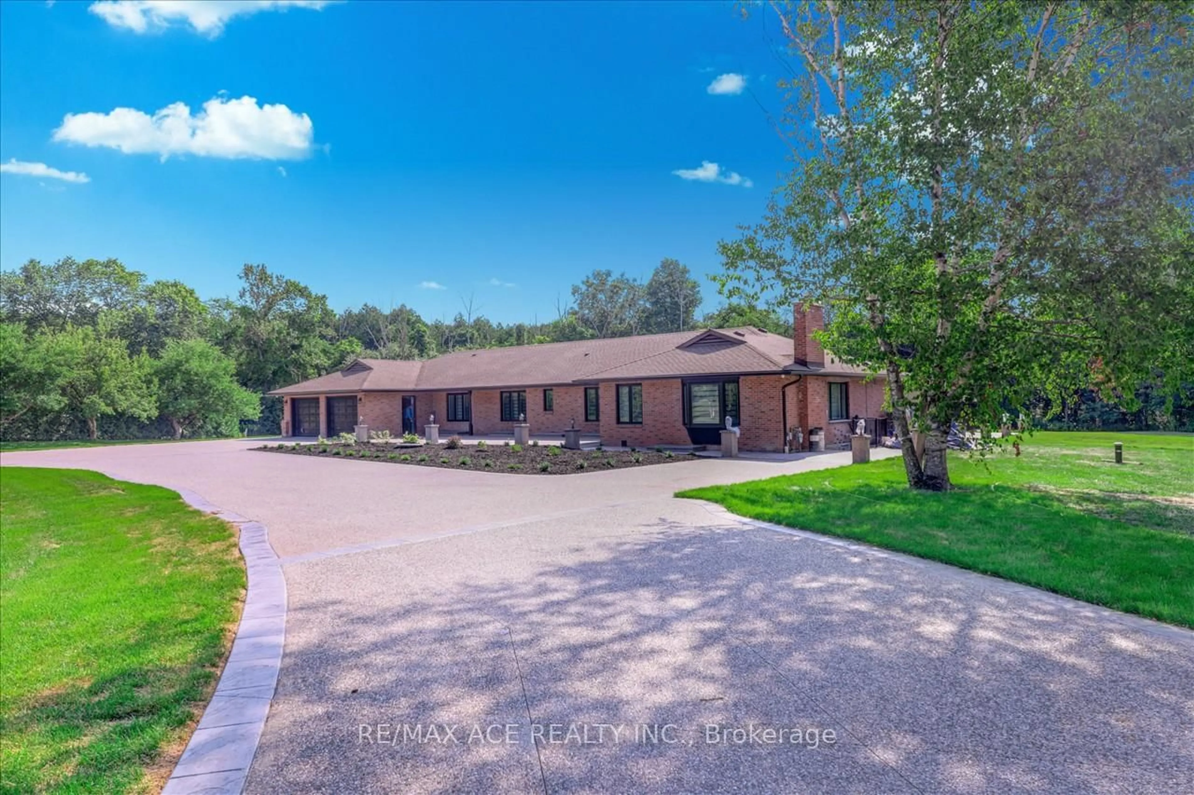 A pic from outside/outdoor area/front of a property/back of a property/a pic from drone, water/lake/river/ocean view for 3589 Tooley Rd, Clarington Ontario L1E 2G9
