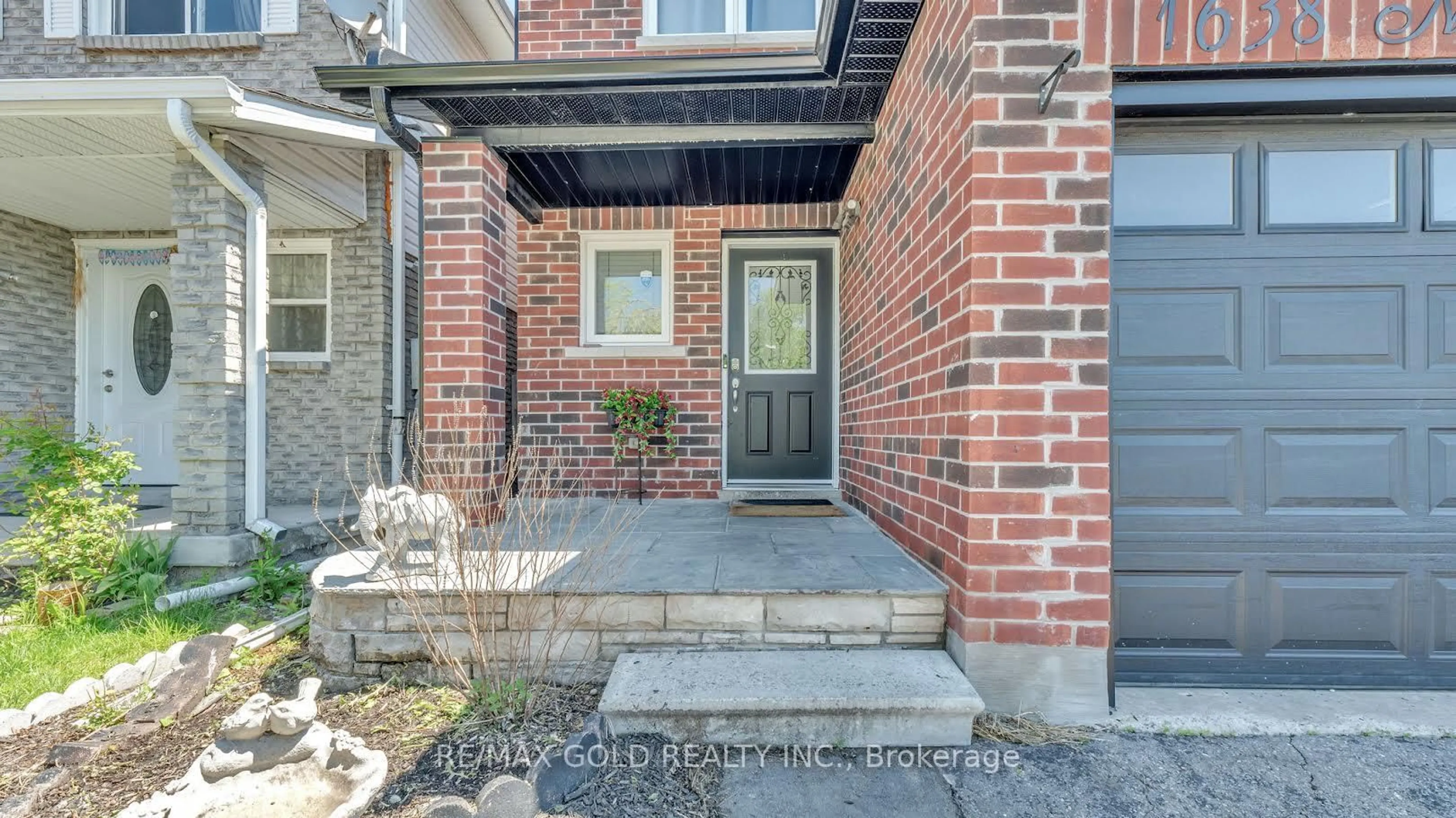 Home with brick exterior material, street for 1638 Norwill Cres, Oshawa Ontario L1G 7V2