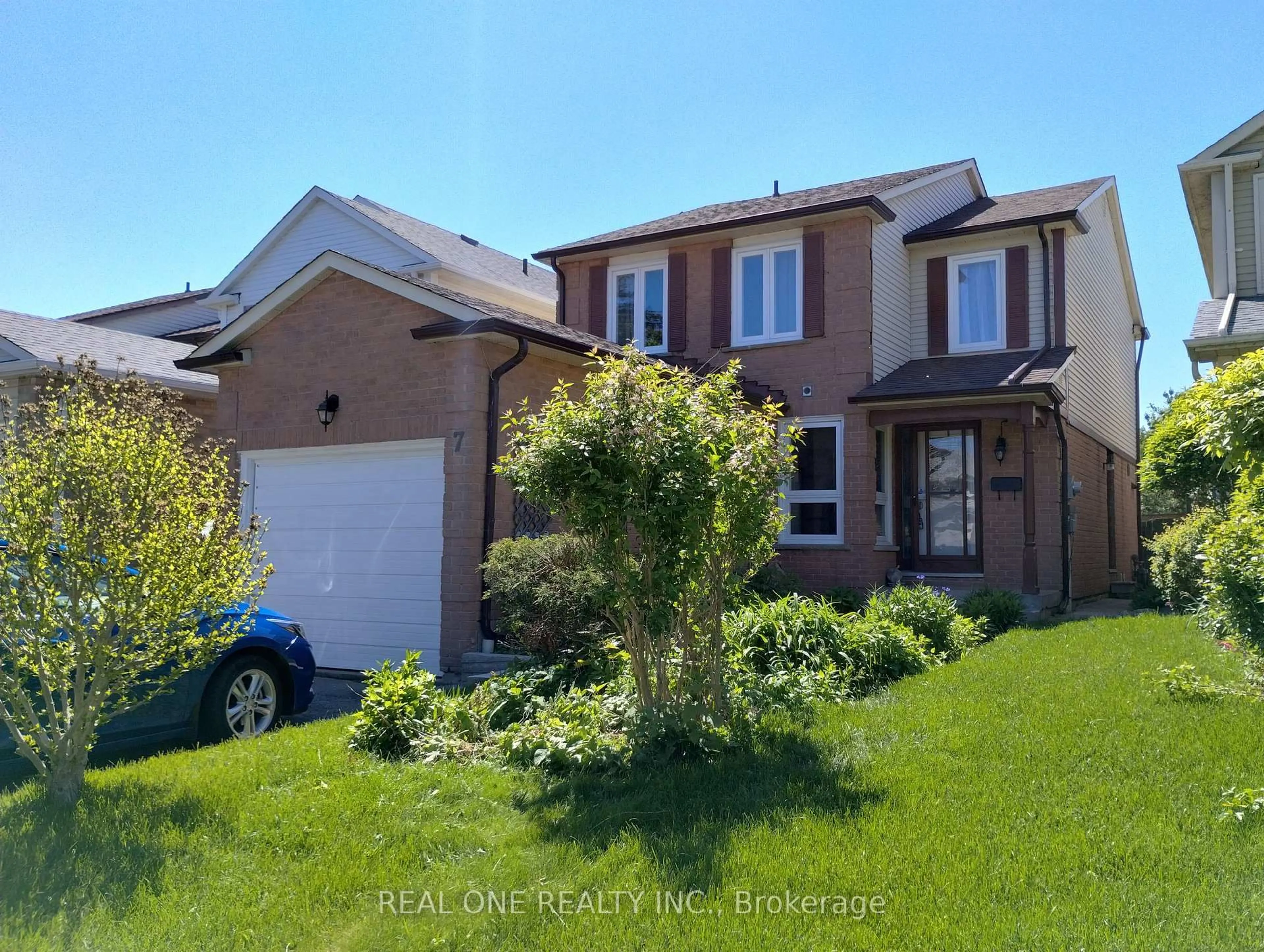 Home with brick exterior material, street for 7 McCool Crt, Toronto Ontario M1V 2E3