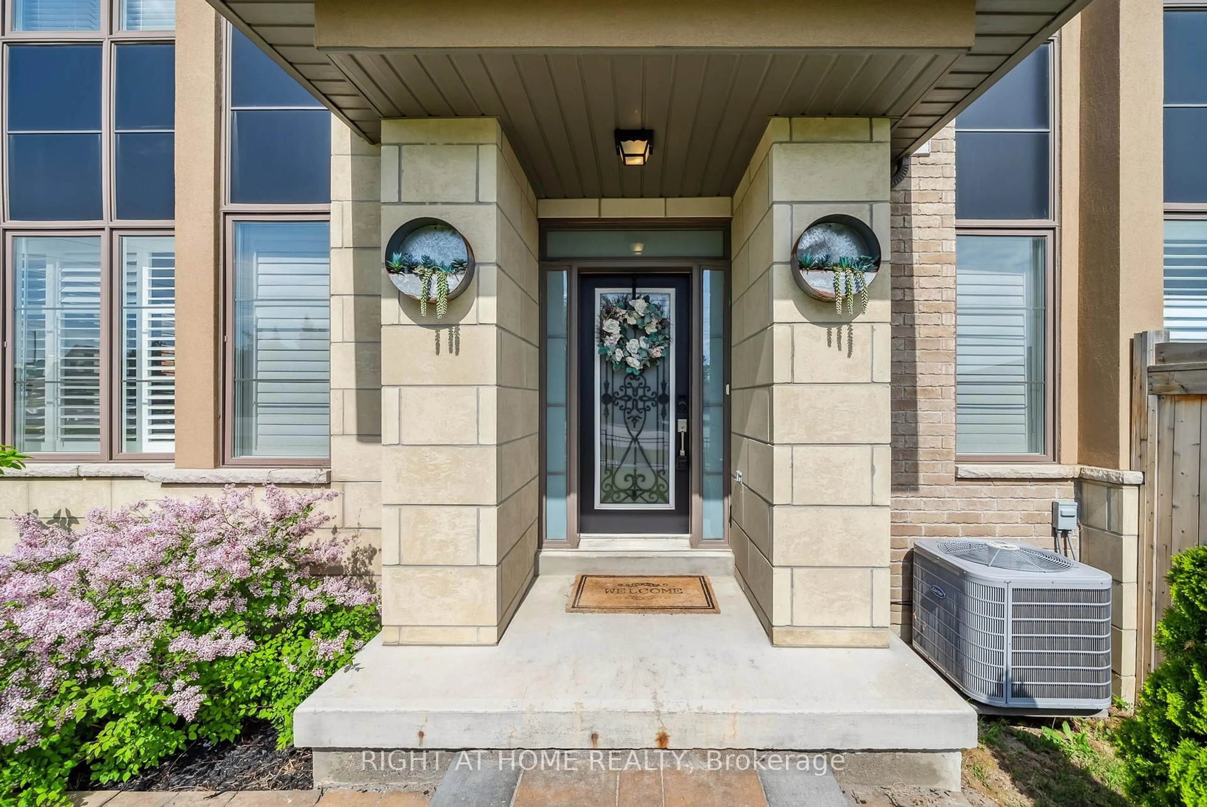 Indoor entryway for 95 Barrister Ave, Whitby Ontario L1R 0N3