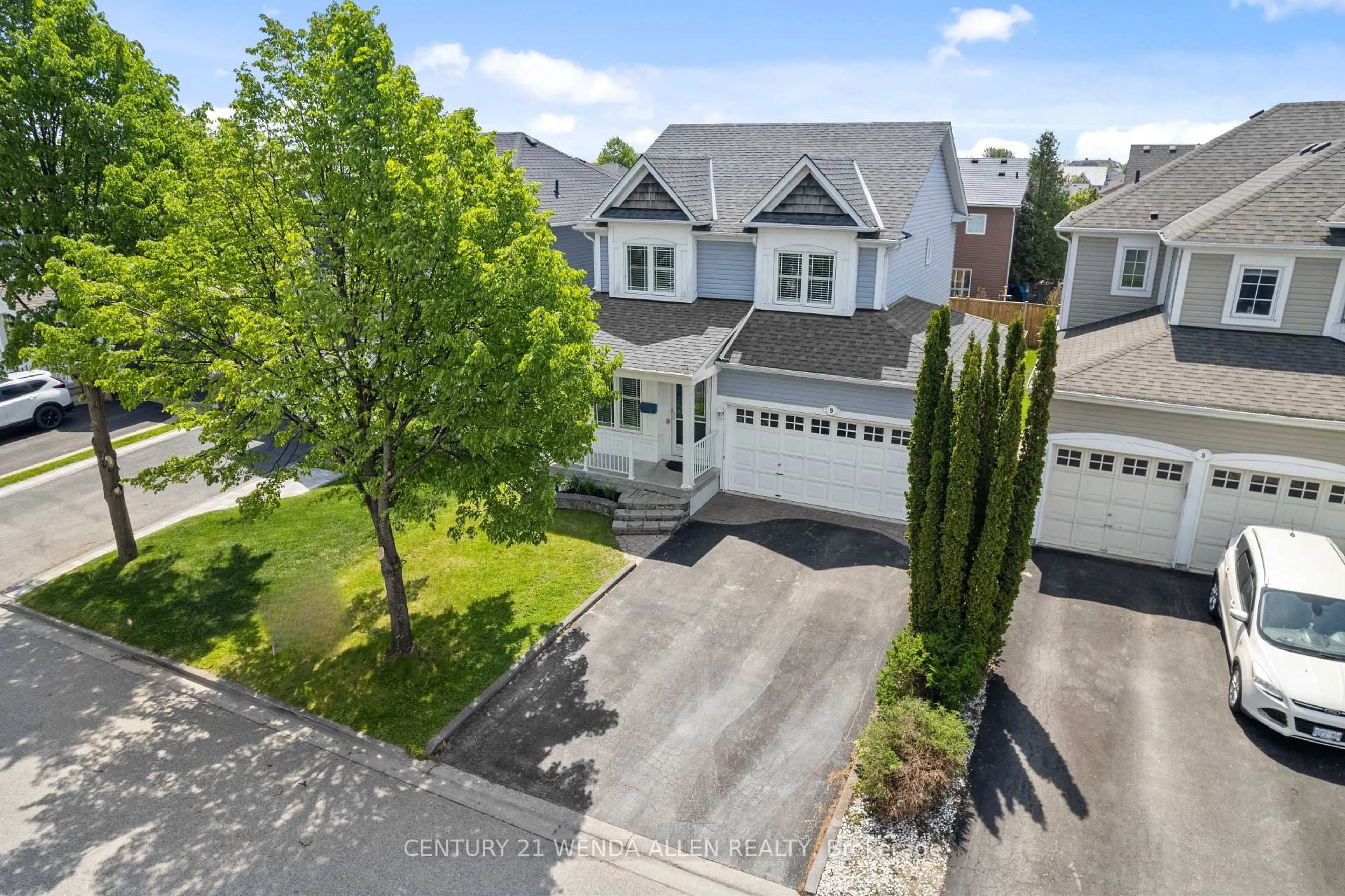 A pic from outside/outdoor area/front of a property/back of a property/a pic from drone, street for 9 Rosemeadow Cres, Clarington Ontario L1B 1R3