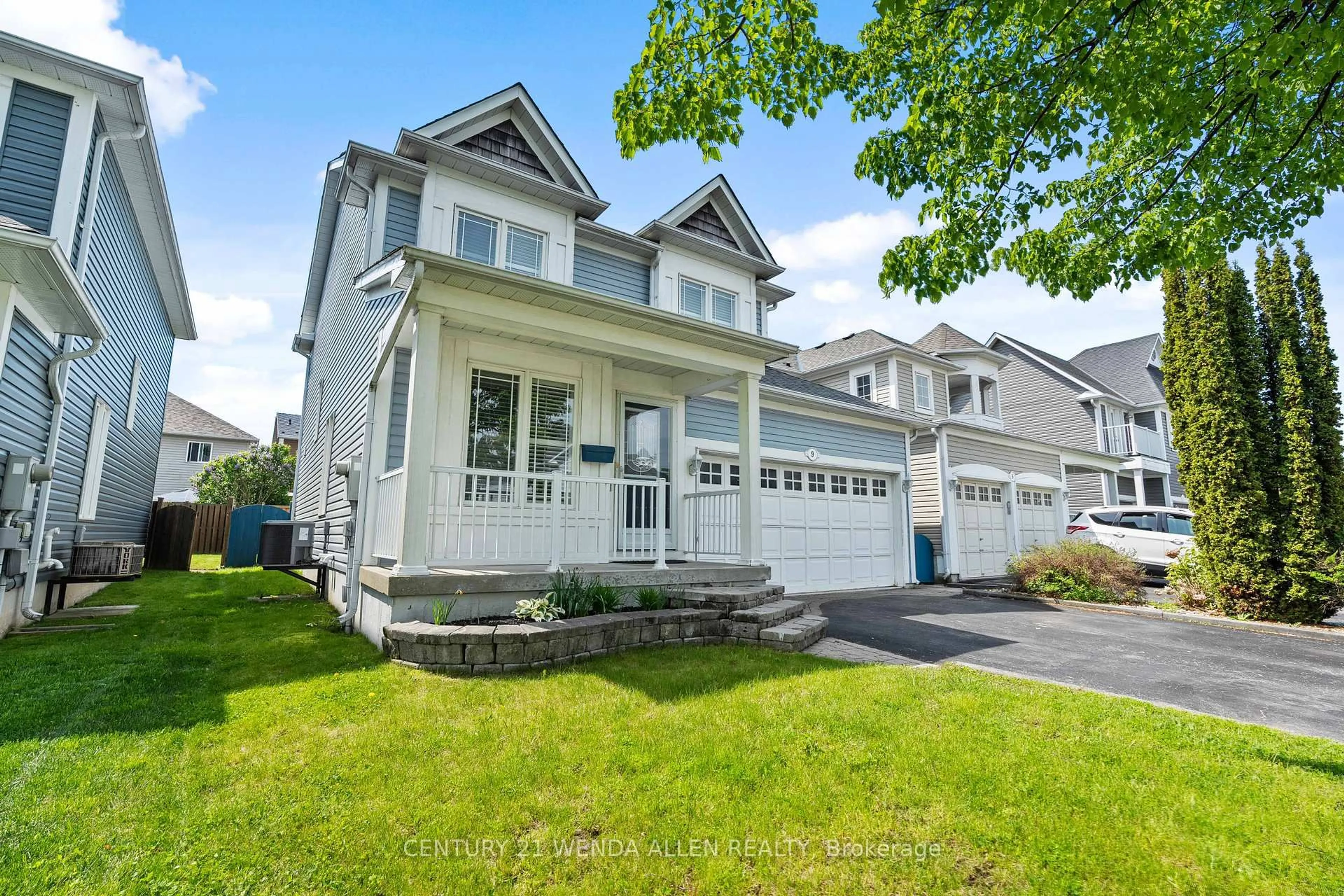 Home with vinyl exterior material, street for 9 Rosemeadow Cres, Clarington Ontario L1B 1R3