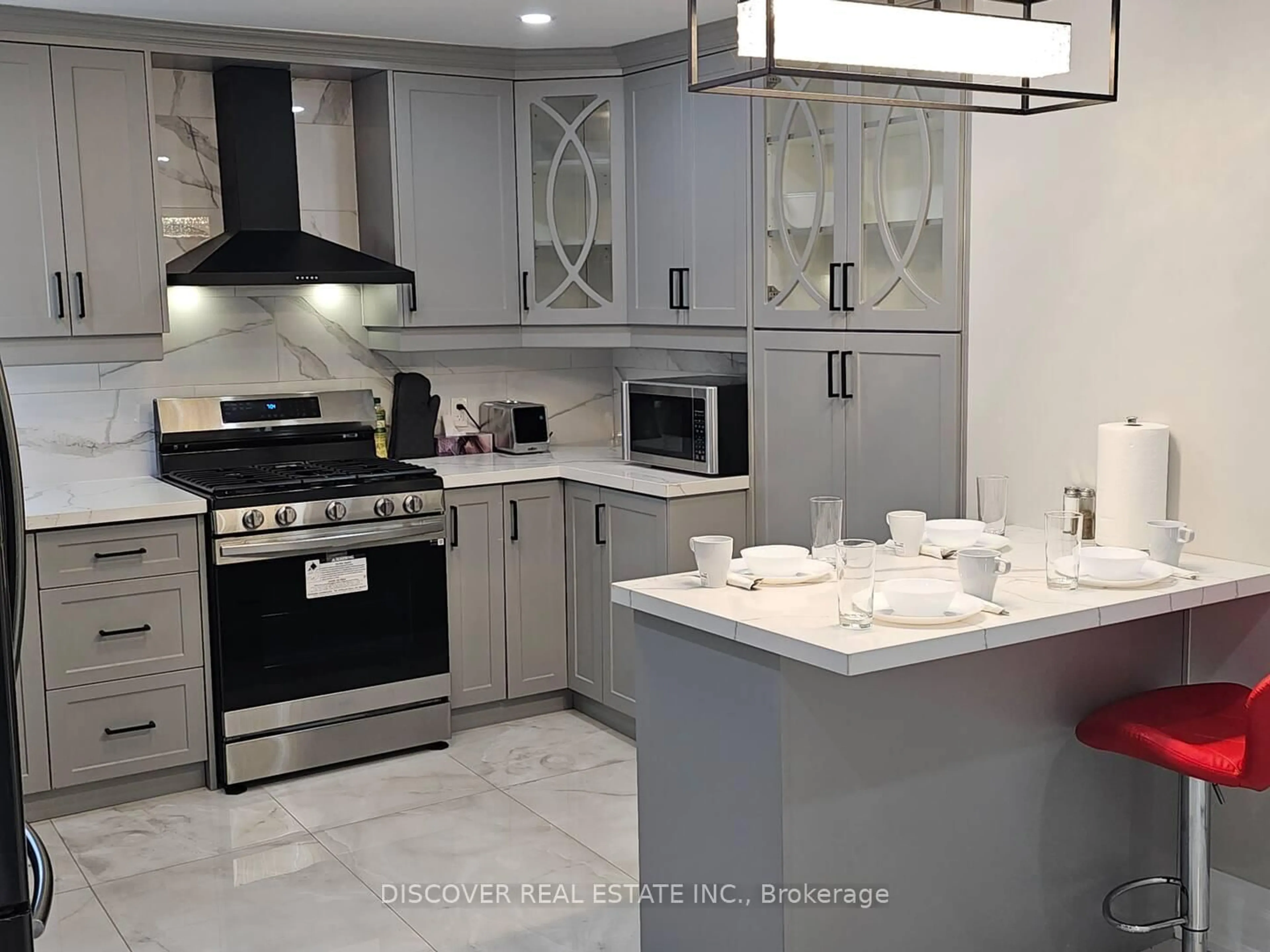 Open concept kitchen, ceramic/tile floor for 19 York St, Ajax Ontario L1S 1S7