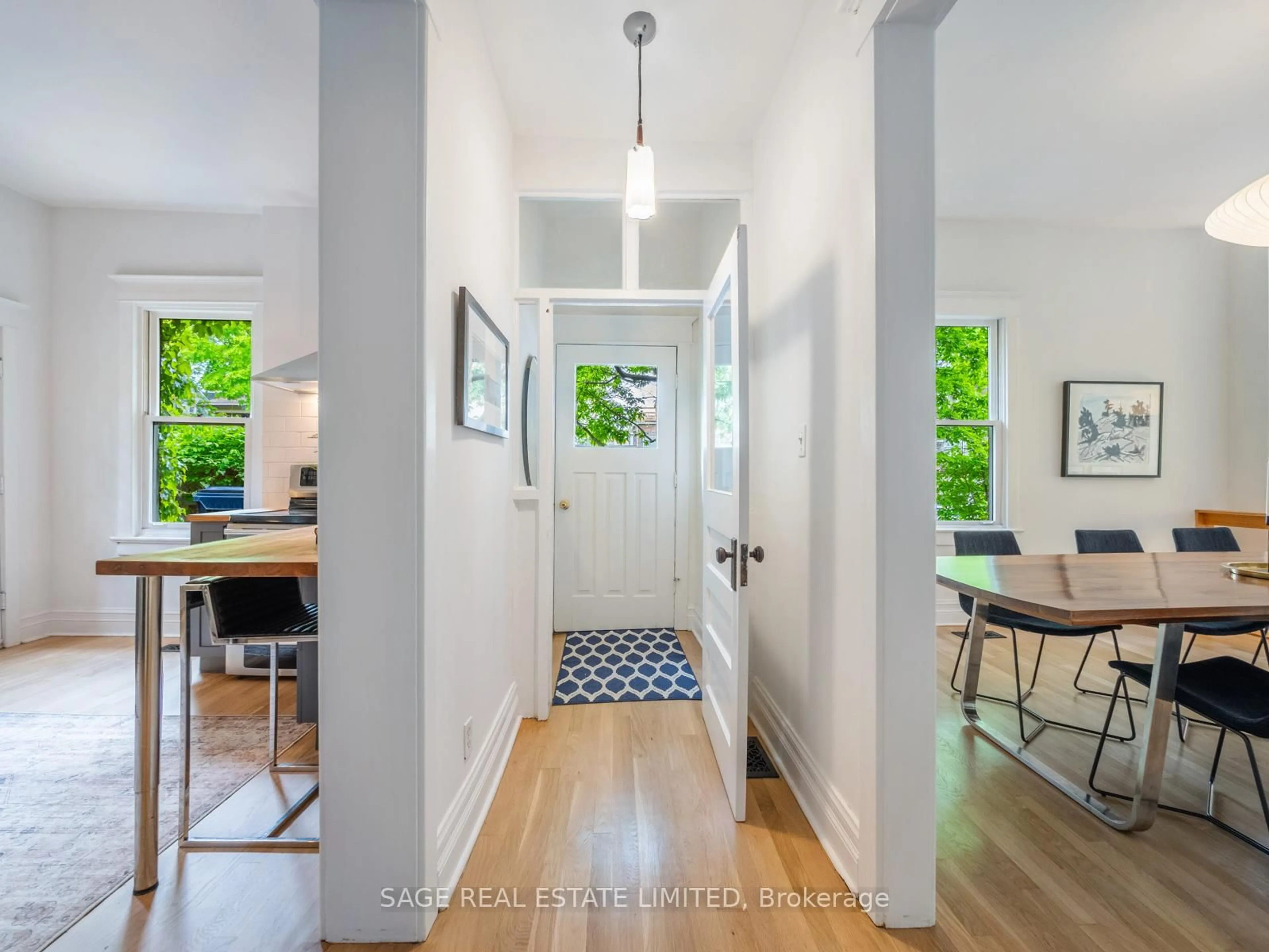 Indoor entryway for 230 Withrow Ave, Toronto Ontario M4K 1E1