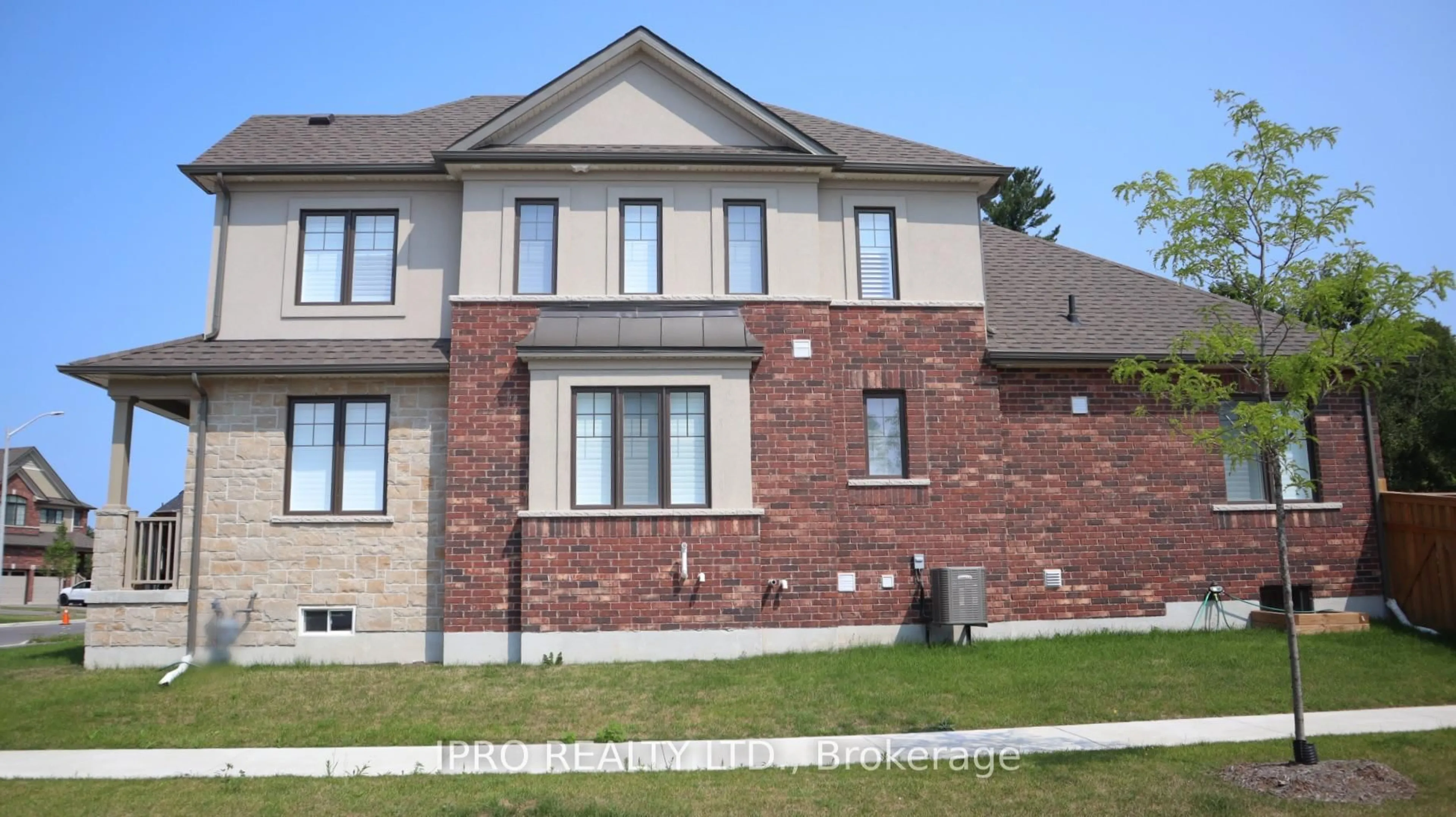 Home with brick exterior material, building for 23 Higham Pl, Clarington Ontario L1C 7G5