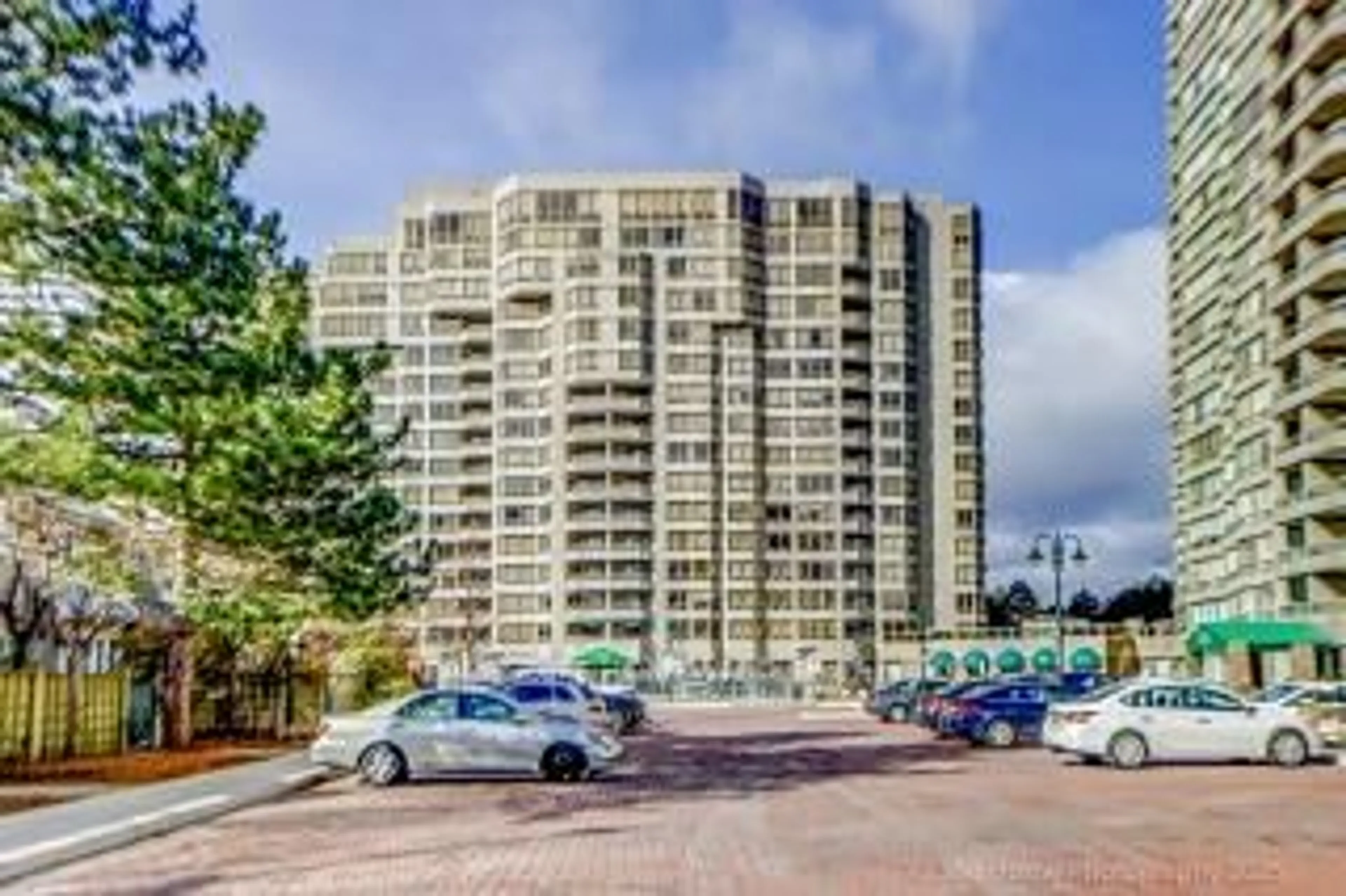 A pic from outside/outdoor area/front of a property/back of a property/a pic from drone, unknown for 138 Bonis Ave #626, Toronto Ontario M1T 3V9