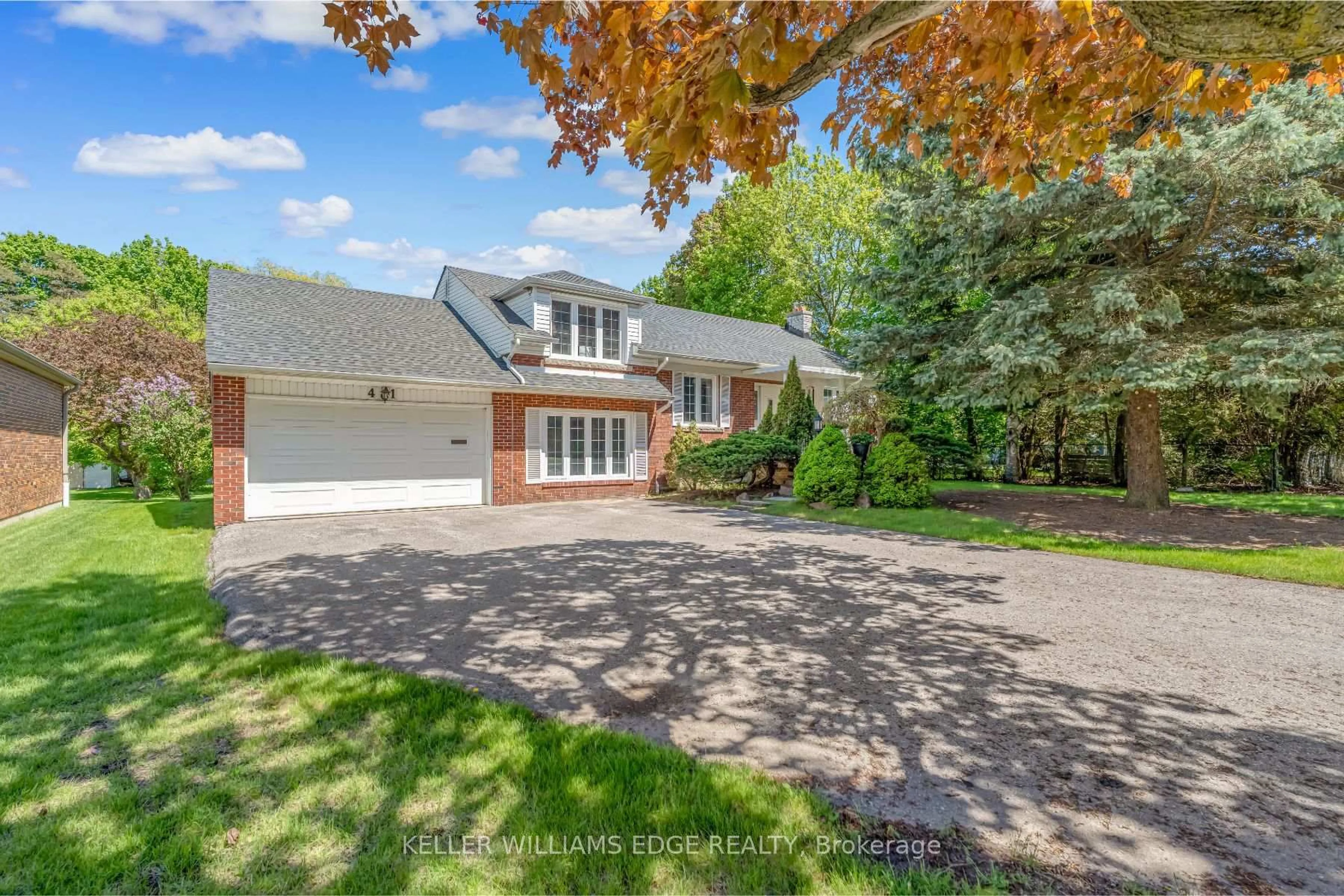 A pic from outside/outdoor area/front of a property/back of a property/a pic from drone, street for 41 McNab Blvd, Toronto Ontario M1M 2W6