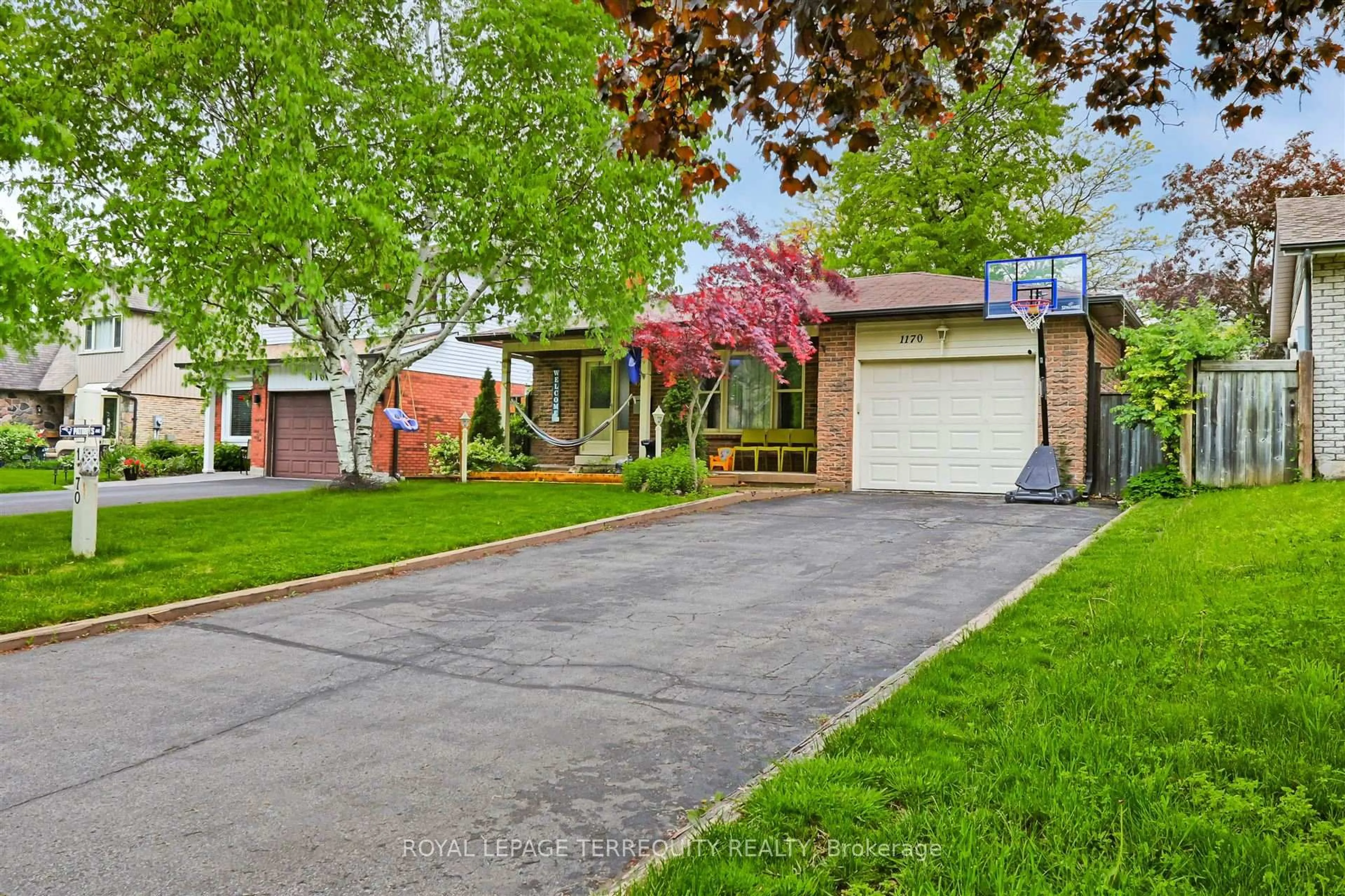 Home with brick exterior material, street for 1170 Trillium Crt, Oshawa Ontario L1G 7M2