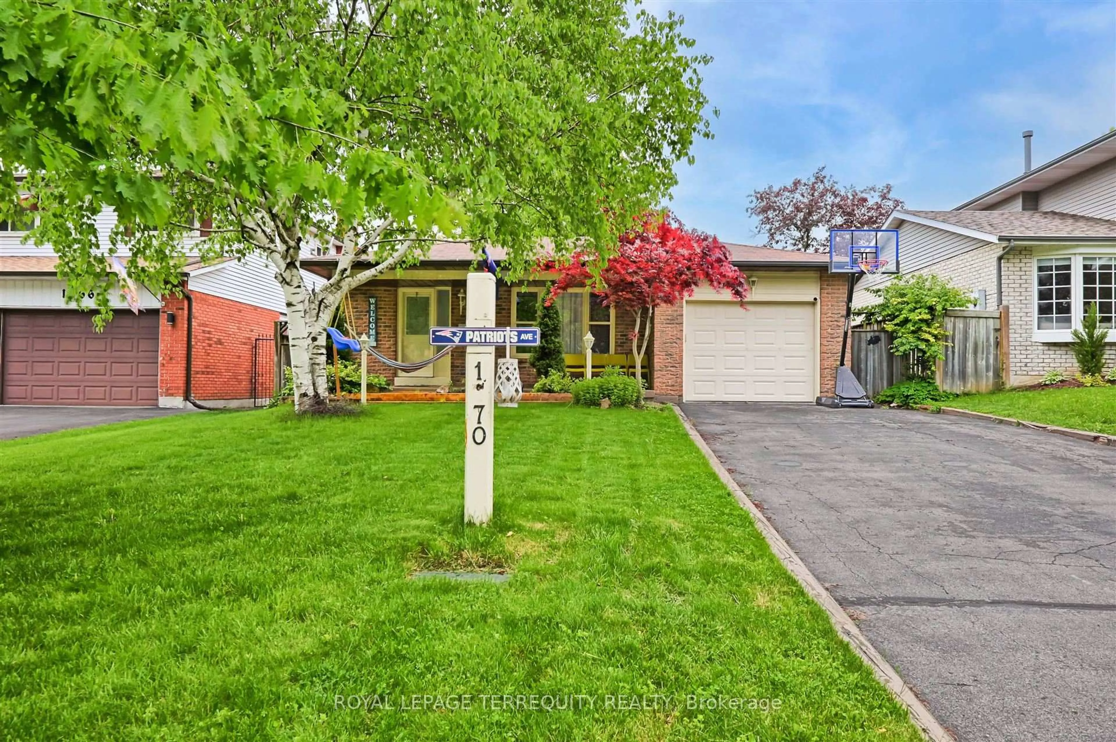 Unknown for 1170 Trillium Crt, Oshawa Ontario L1G 7M2