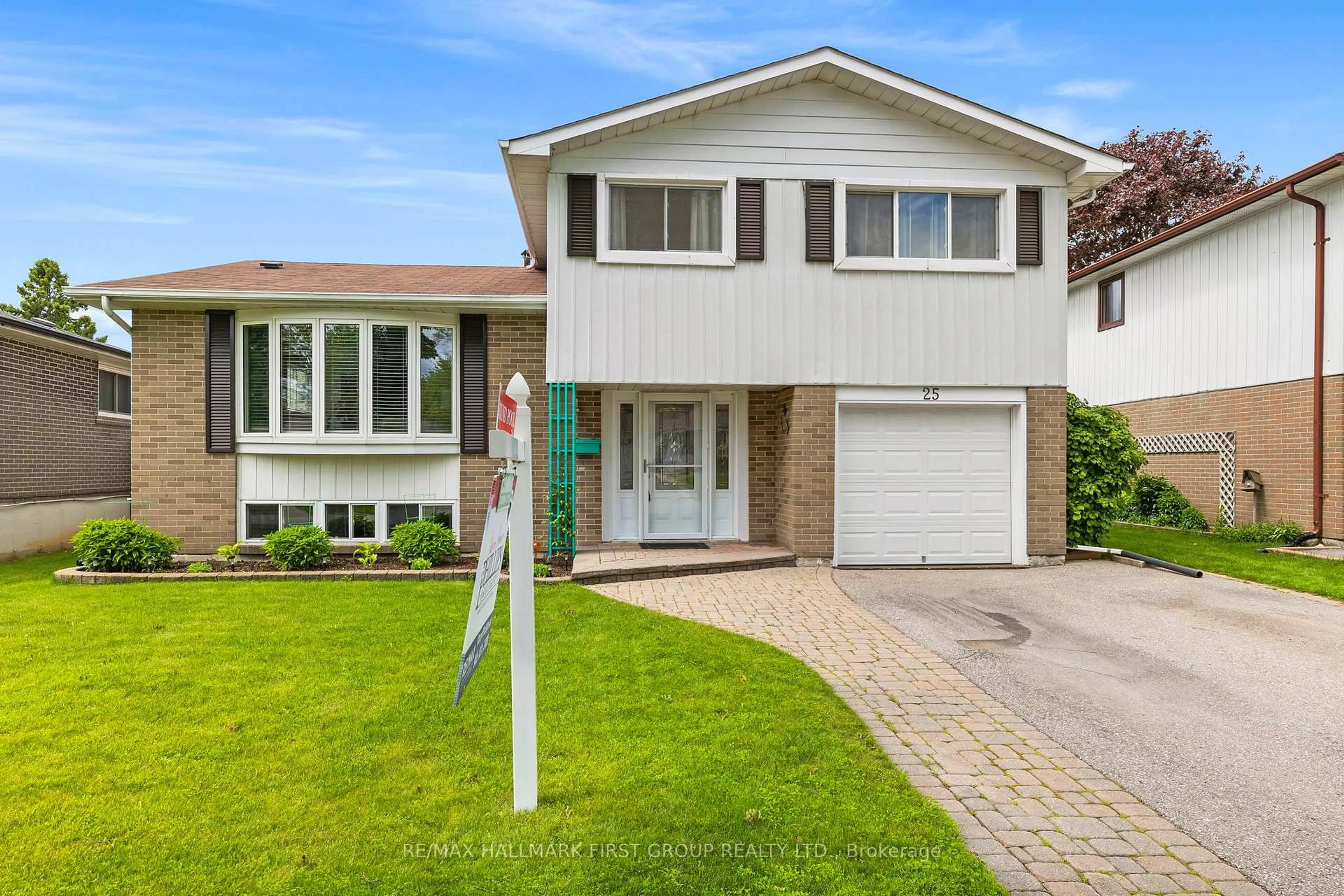 Home with vinyl exterior material, street for 25 Cowling Cres, Ajax Ontario L1S 2Z6