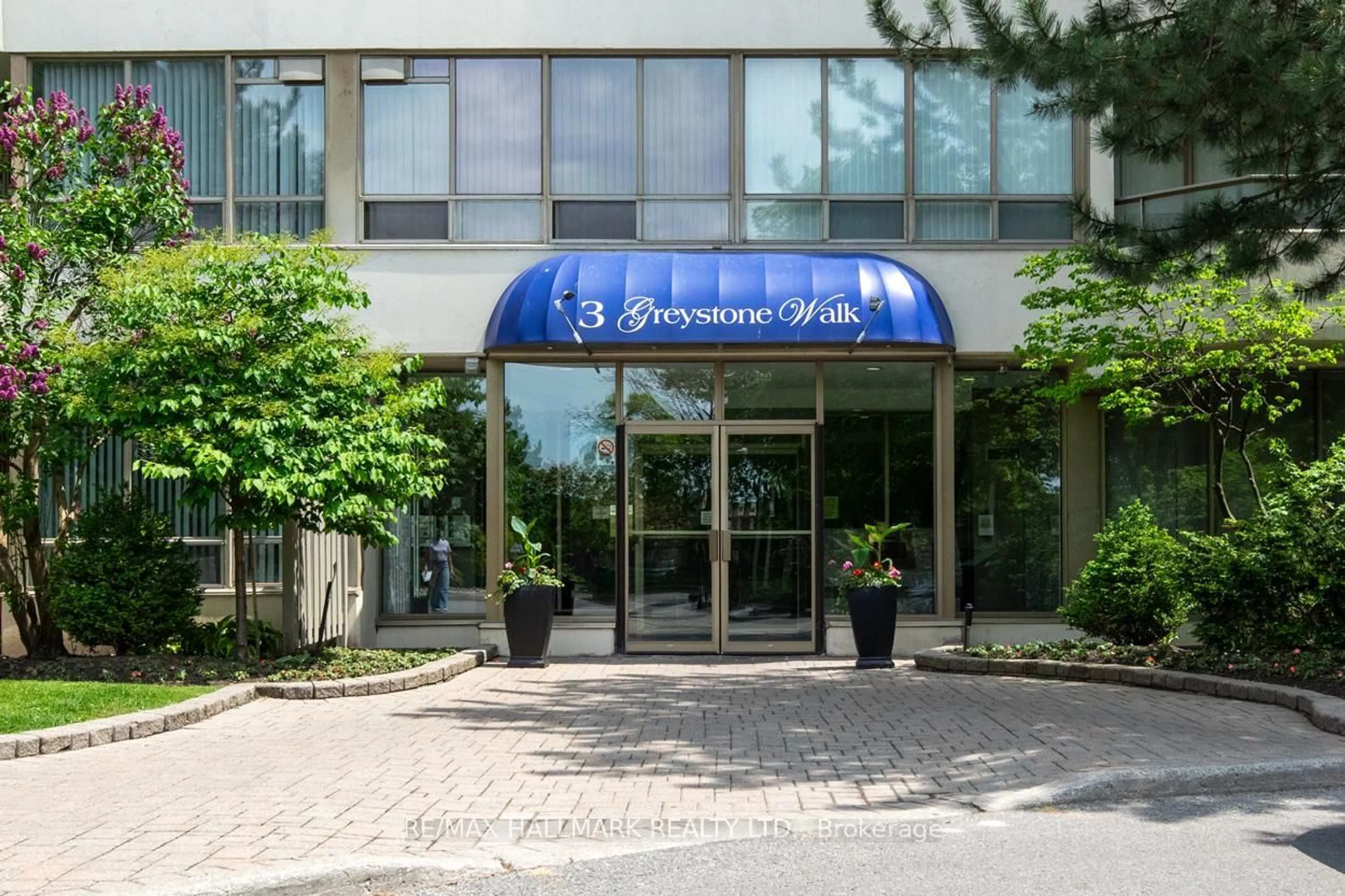 Indoor foyer for 3 Greystone Walk Dr #329, Toronto Ontario M1K 5J4