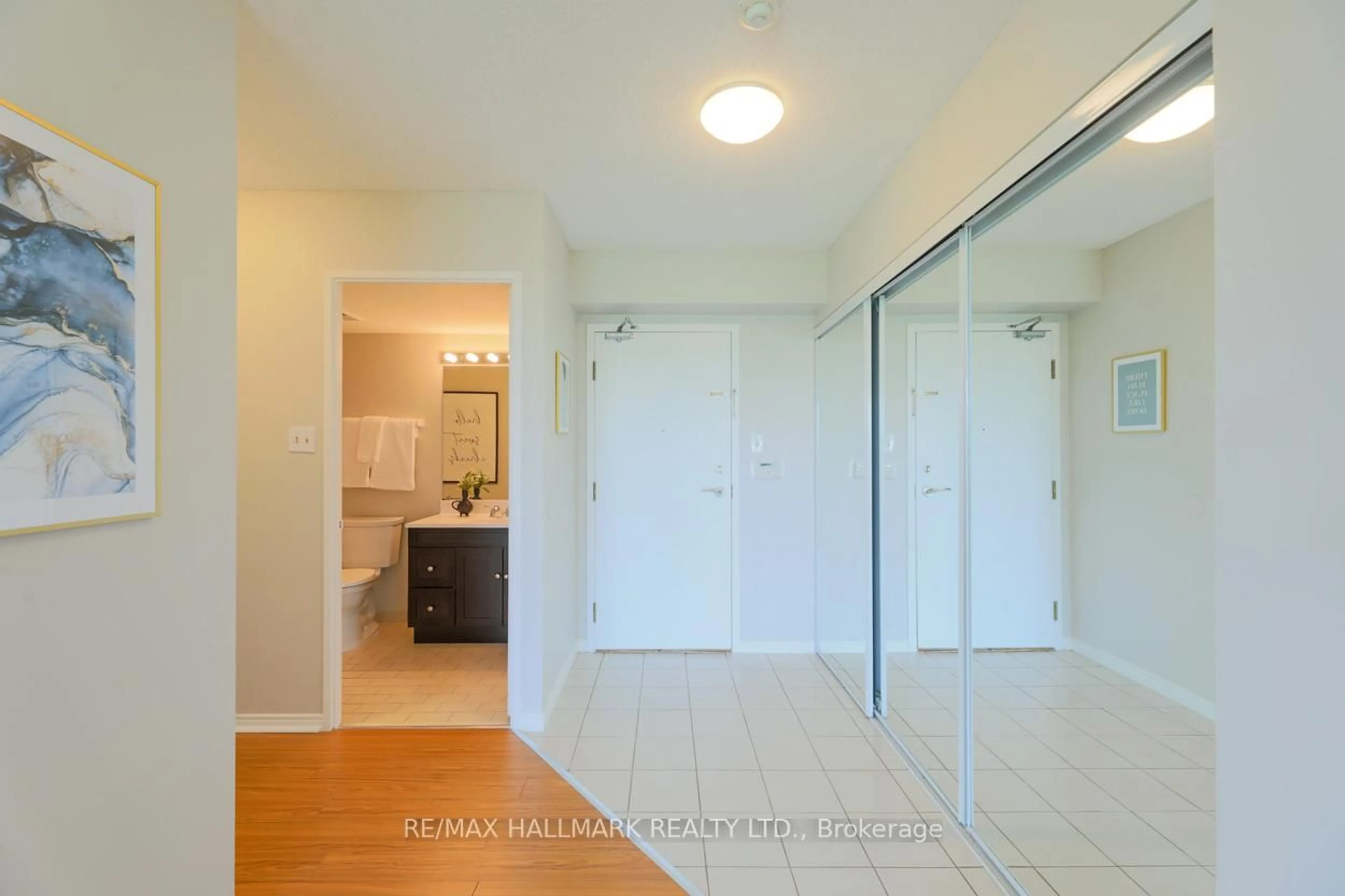 Indoor entryway for 3 Greystone Walk Dr #329, Toronto Ontario M1K 5J4