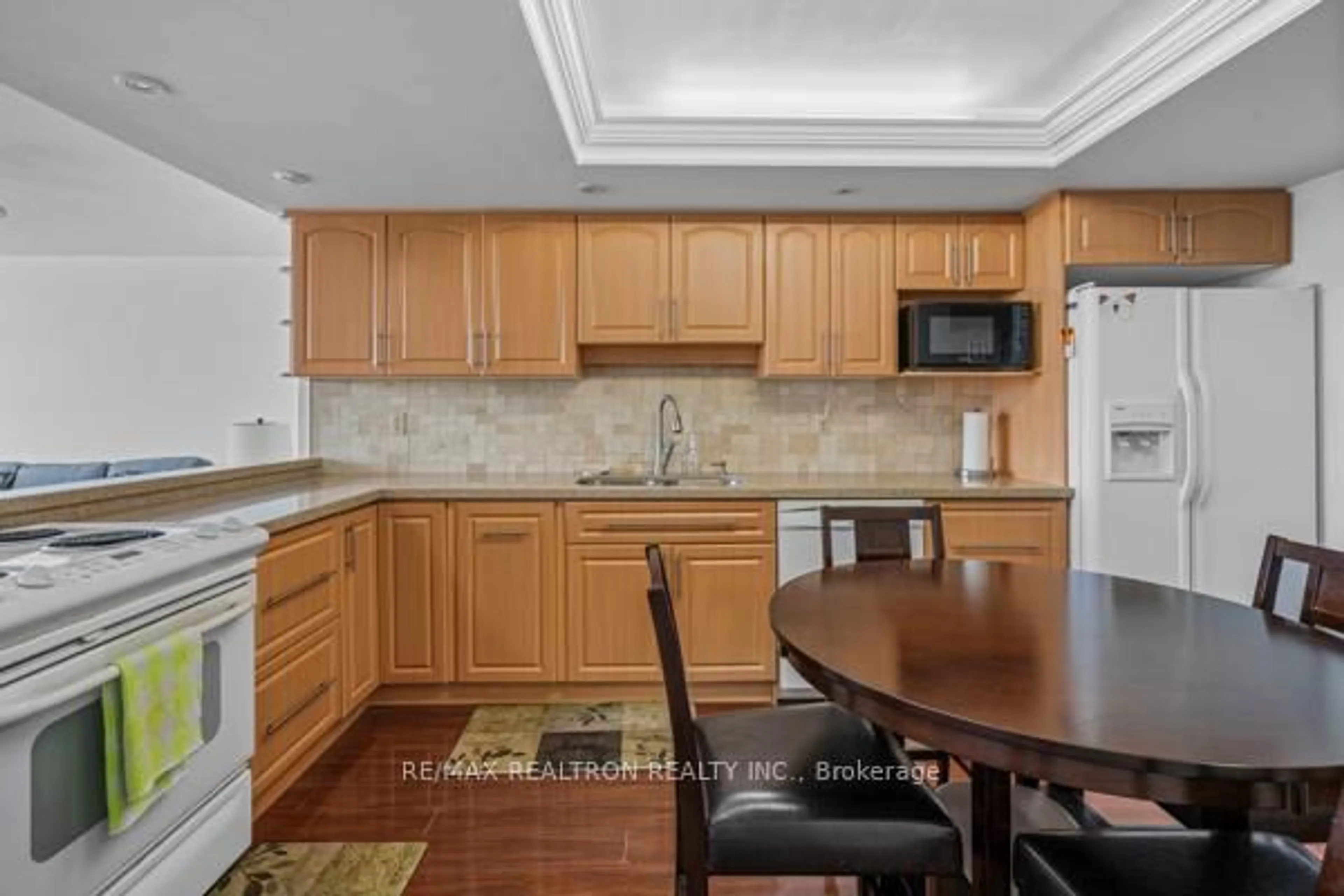 Standard kitchen, ceramic/tile floor for 2350 Bridletowne Circ #1709, Toronto Ontario M1W 3E6