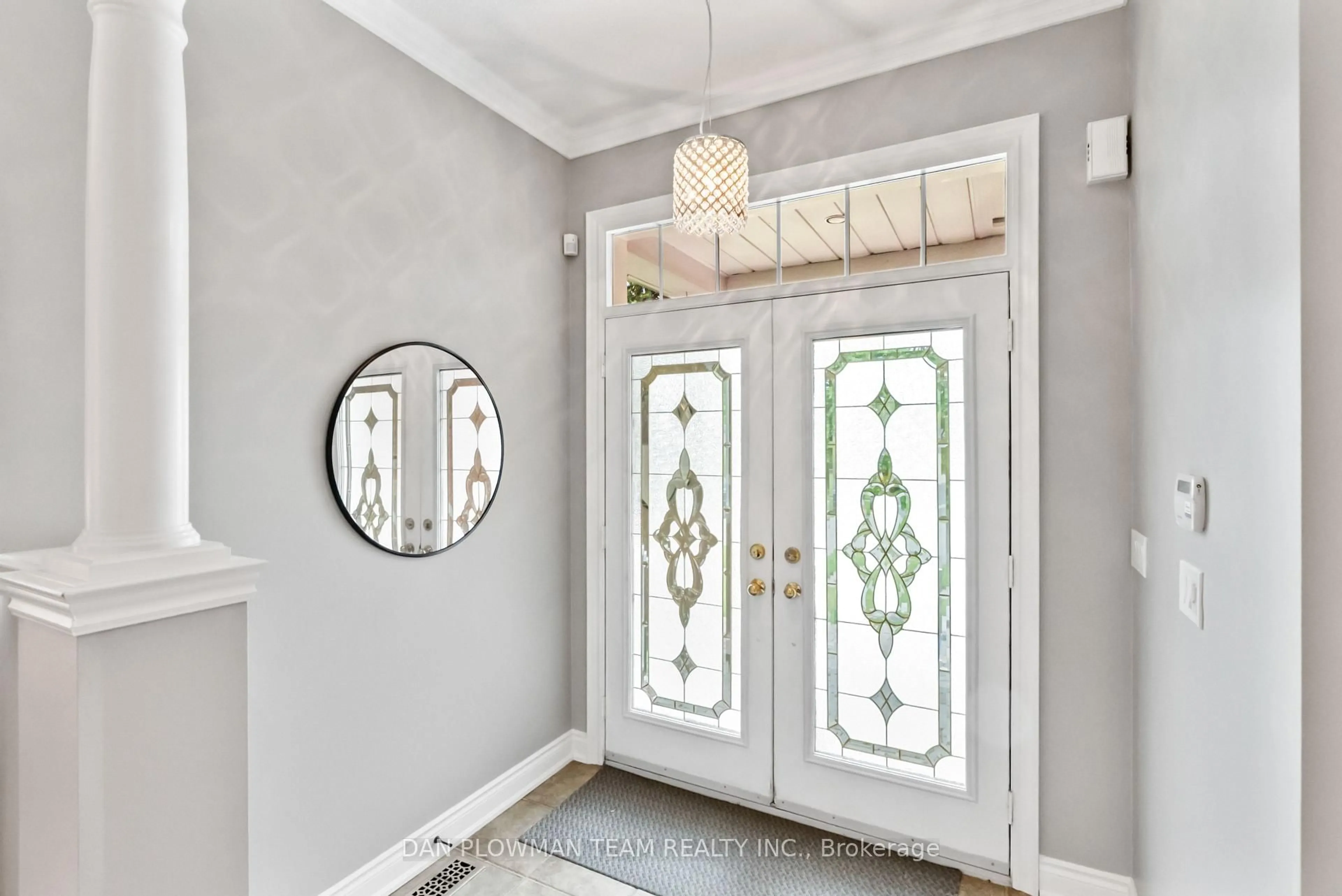 Indoor entryway for 1071 Copperfield Dr, Oshawa Ontario L1K 3C4