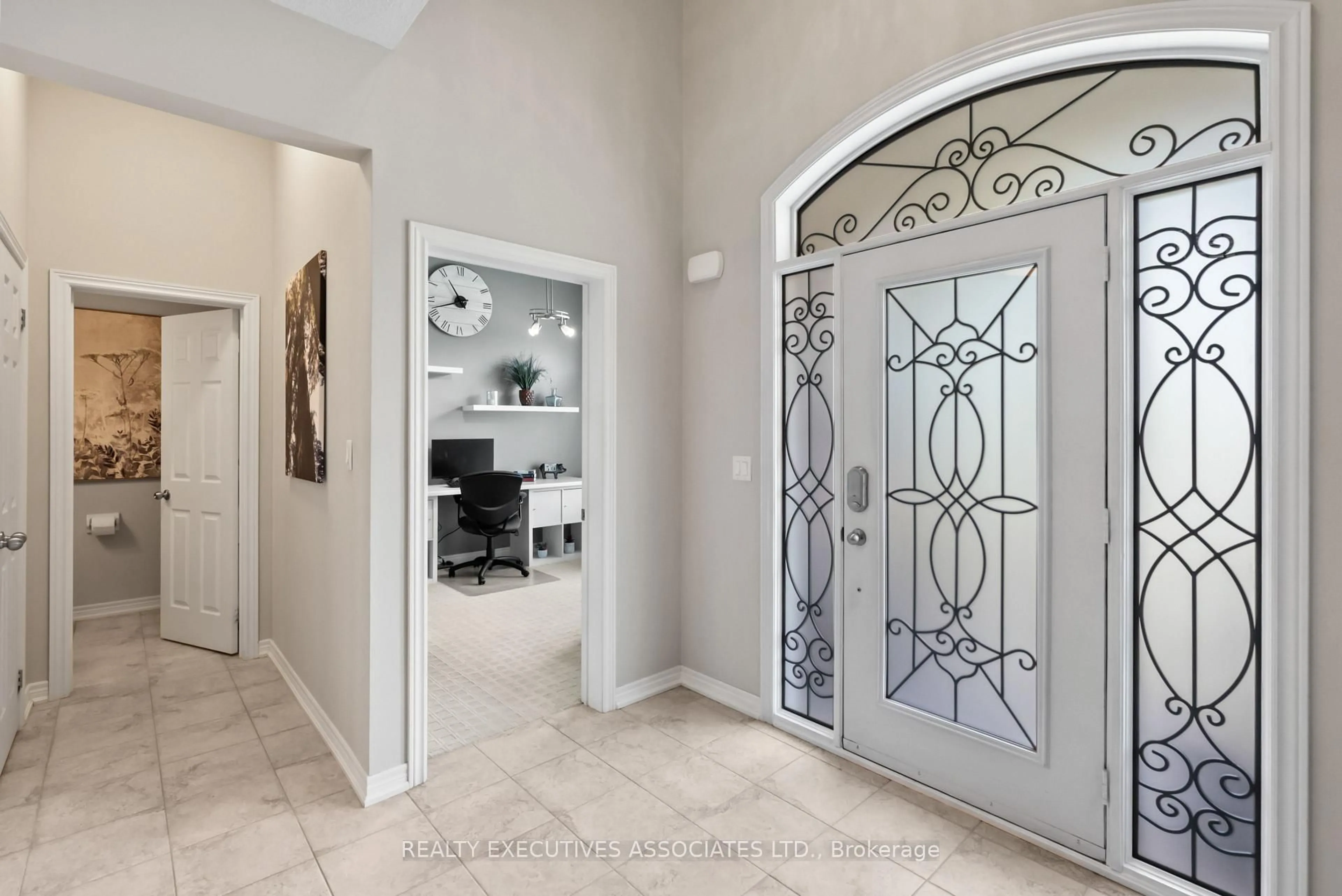 Indoor entryway for 35 Gimblett St, Clarington Ontario L1C 0S3