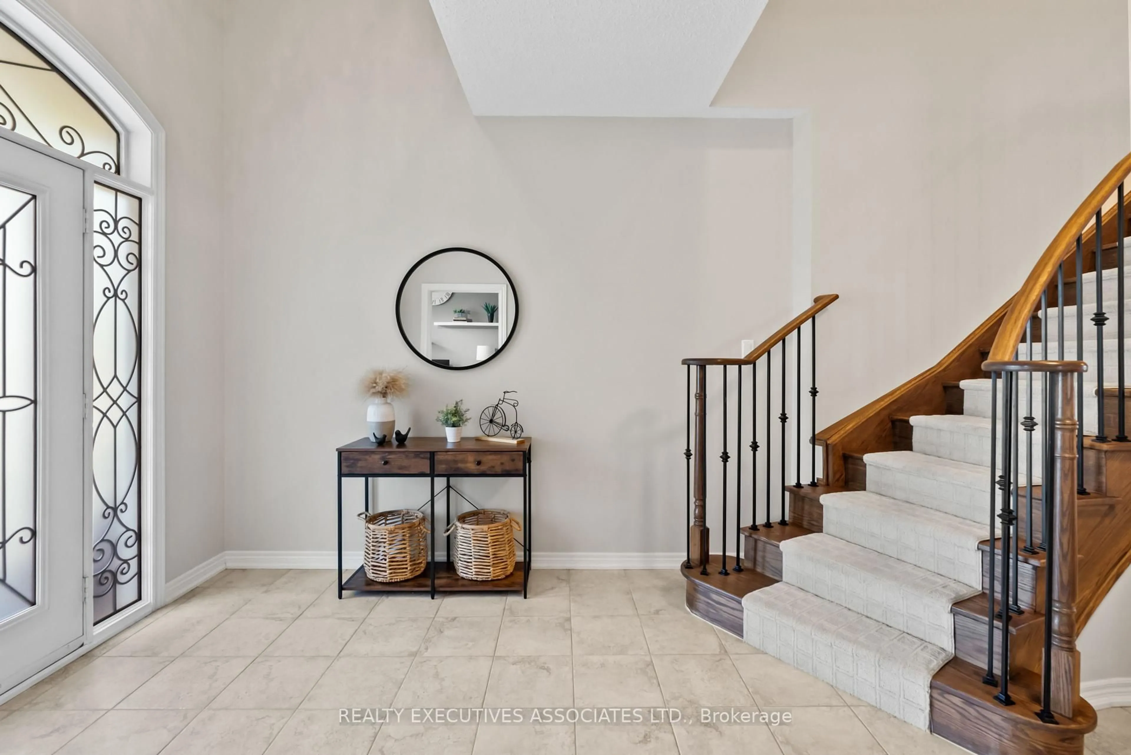 Indoor entryway for 35 Gimblett St, Clarington Ontario L1C 0S3