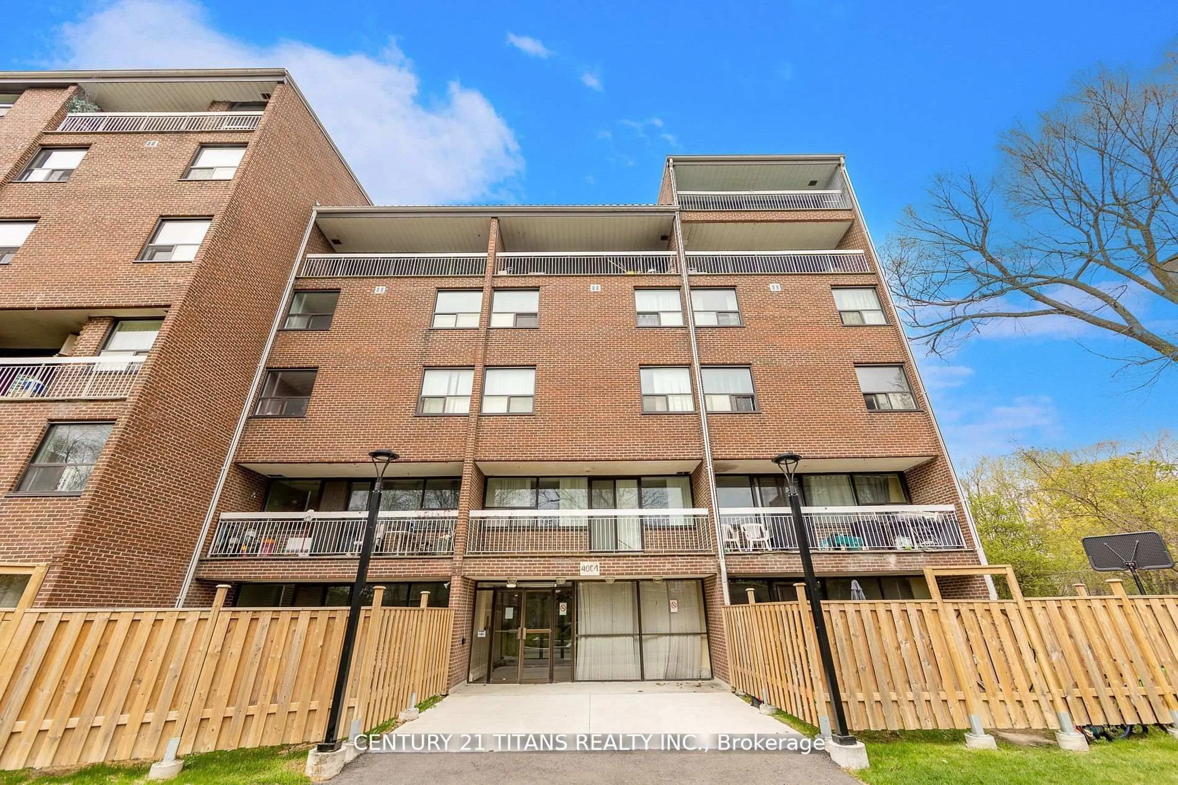 Patio, building for 4064 Lawrence Ave #501, Toronto Ontario M1E 4V6