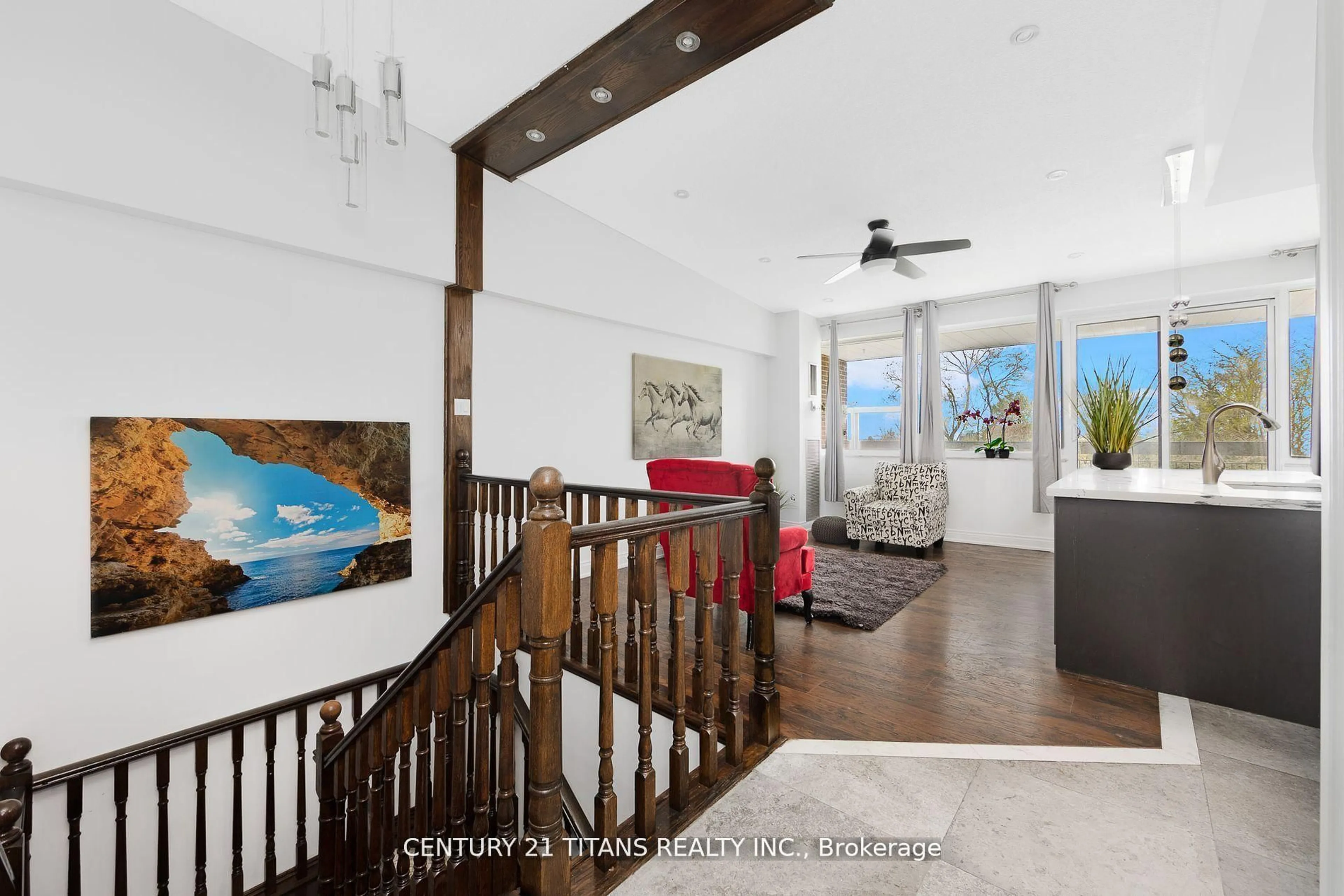 Indoor entryway for 4064 Lawrence Ave #501, Toronto Ontario M1E 4V6