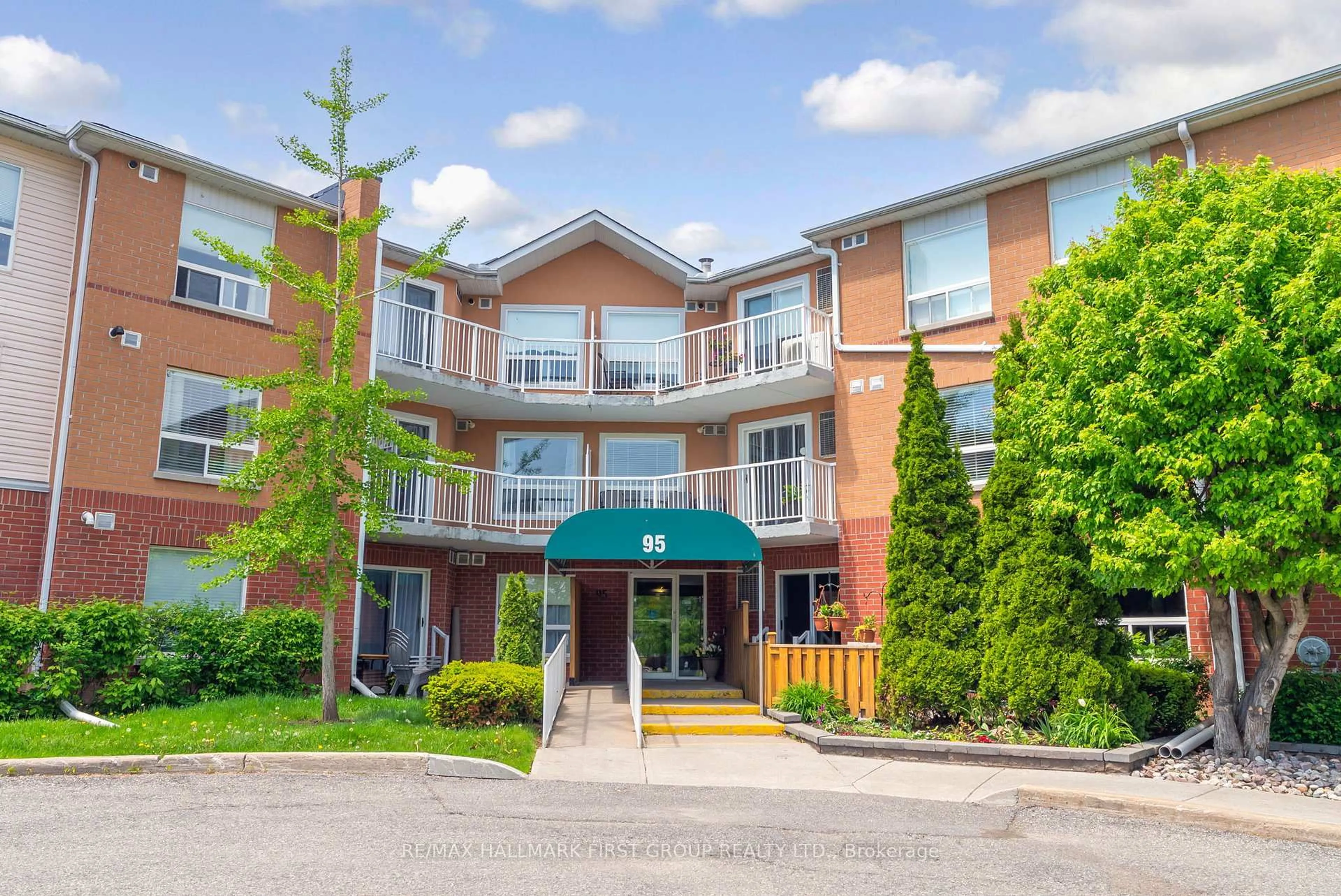 Patio, unknown for 95 Wellington St #201, Clarington Ontario L1C 5A1