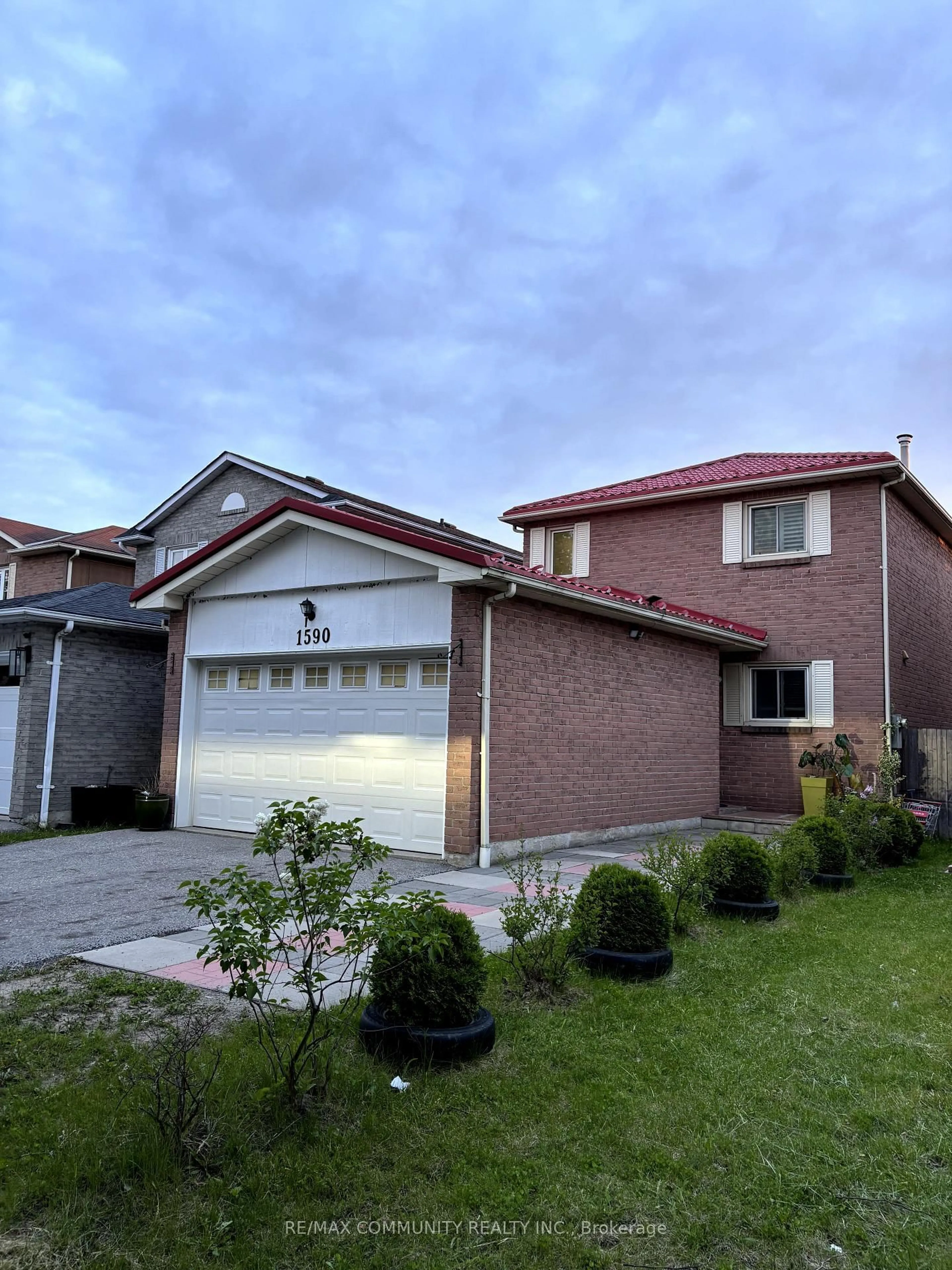 Home with brick exterior material, street for 1590 Marshcourt Dr, Pickering Ontario L1V 6G3