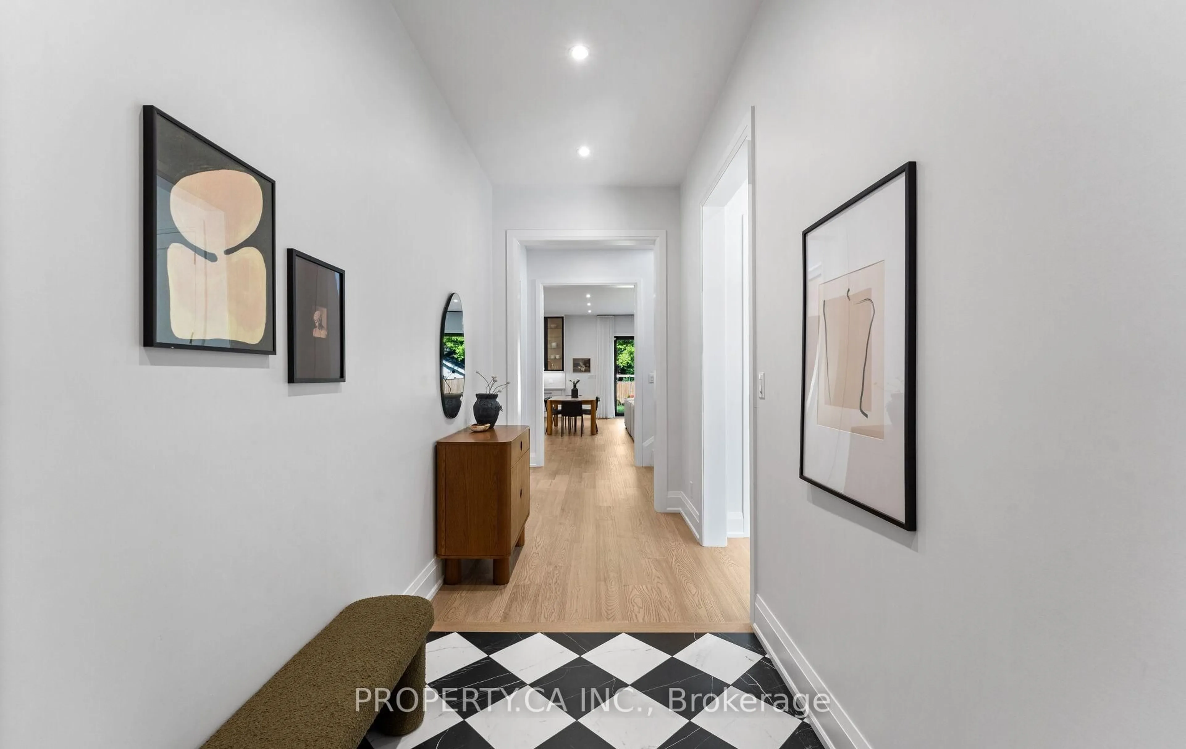 Indoor entryway for 36 Karnwood Dr, Toronto Ontario M1L 2Z5