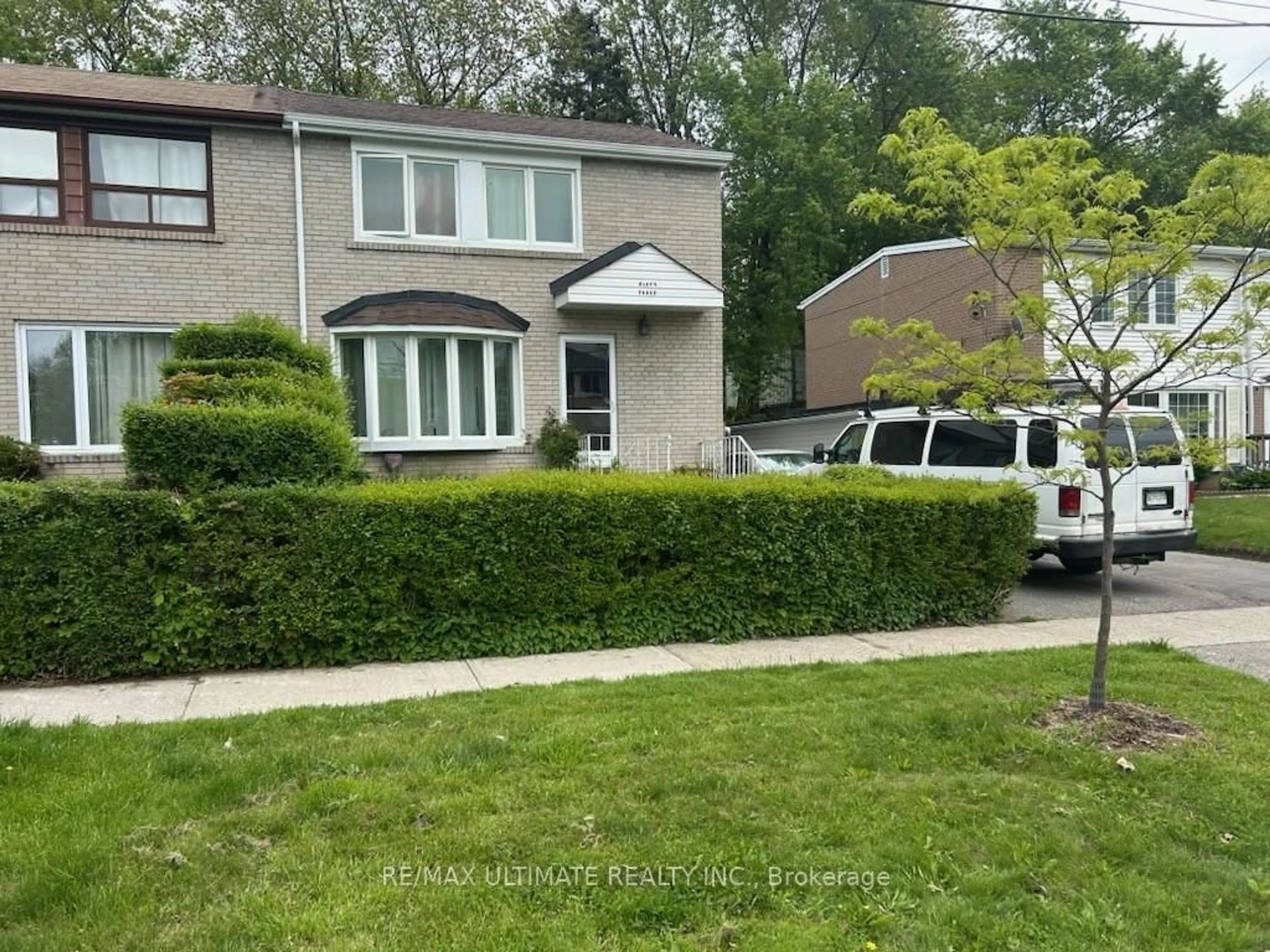Home with vinyl exterior material, street for 63 Anaconda Ave, Toronto Ontario M1L 4M1