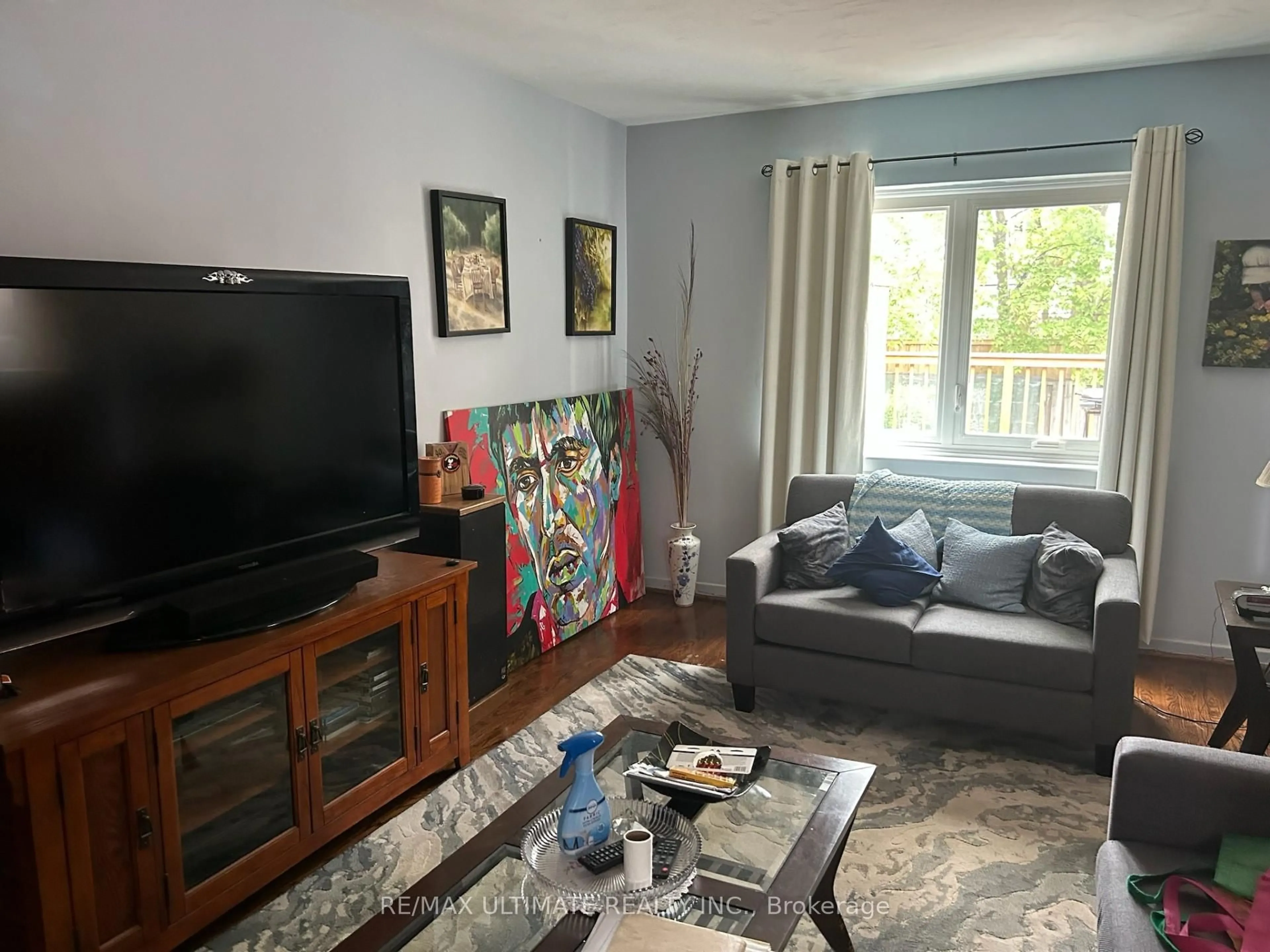 Living room with furniture, unknown for 63 Anaconda Ave, Toronto Ontario M1L 4M1