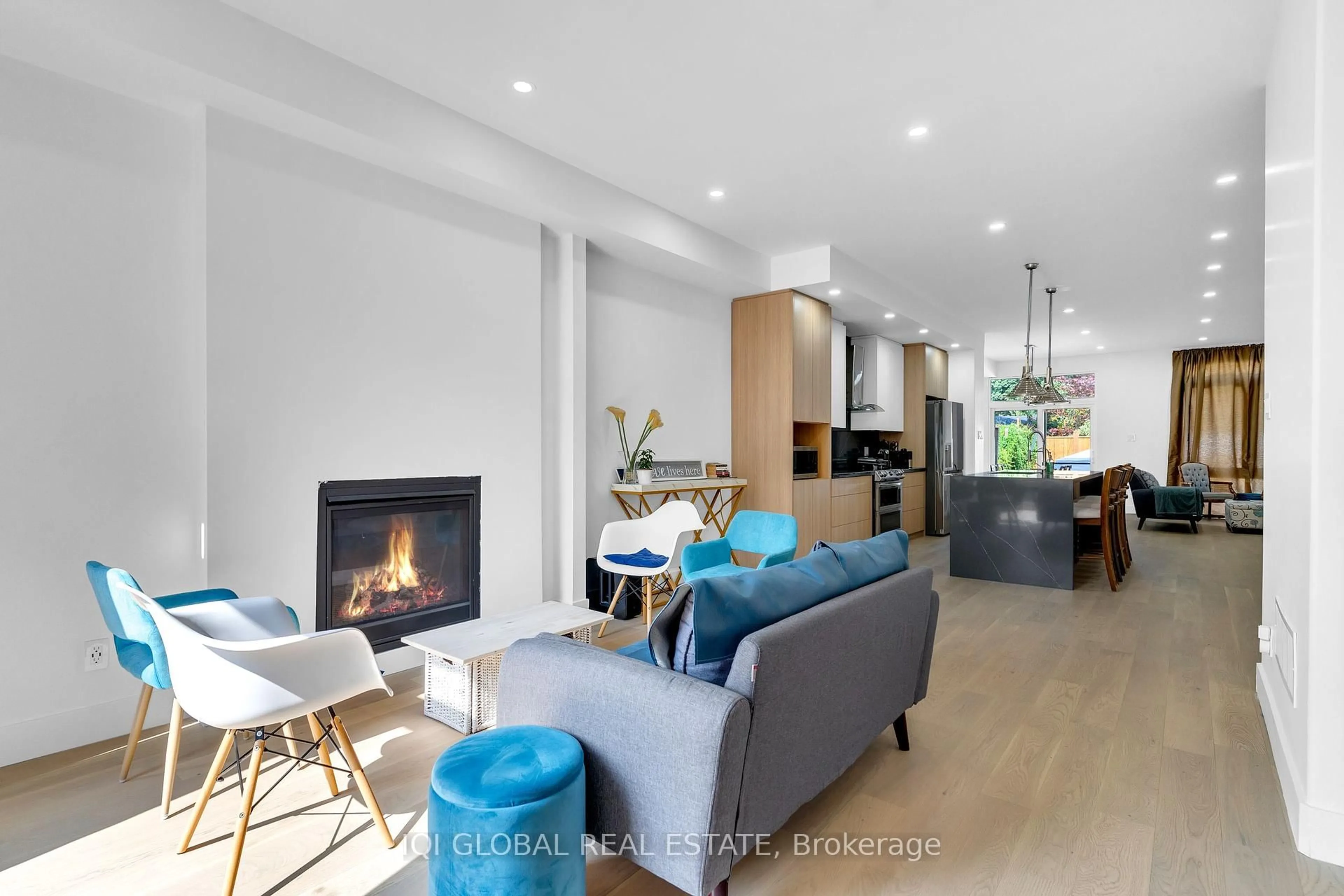 Living room with furniture, unknown for 47 Manderley Dr, Toronto Ontario M1N 3E8