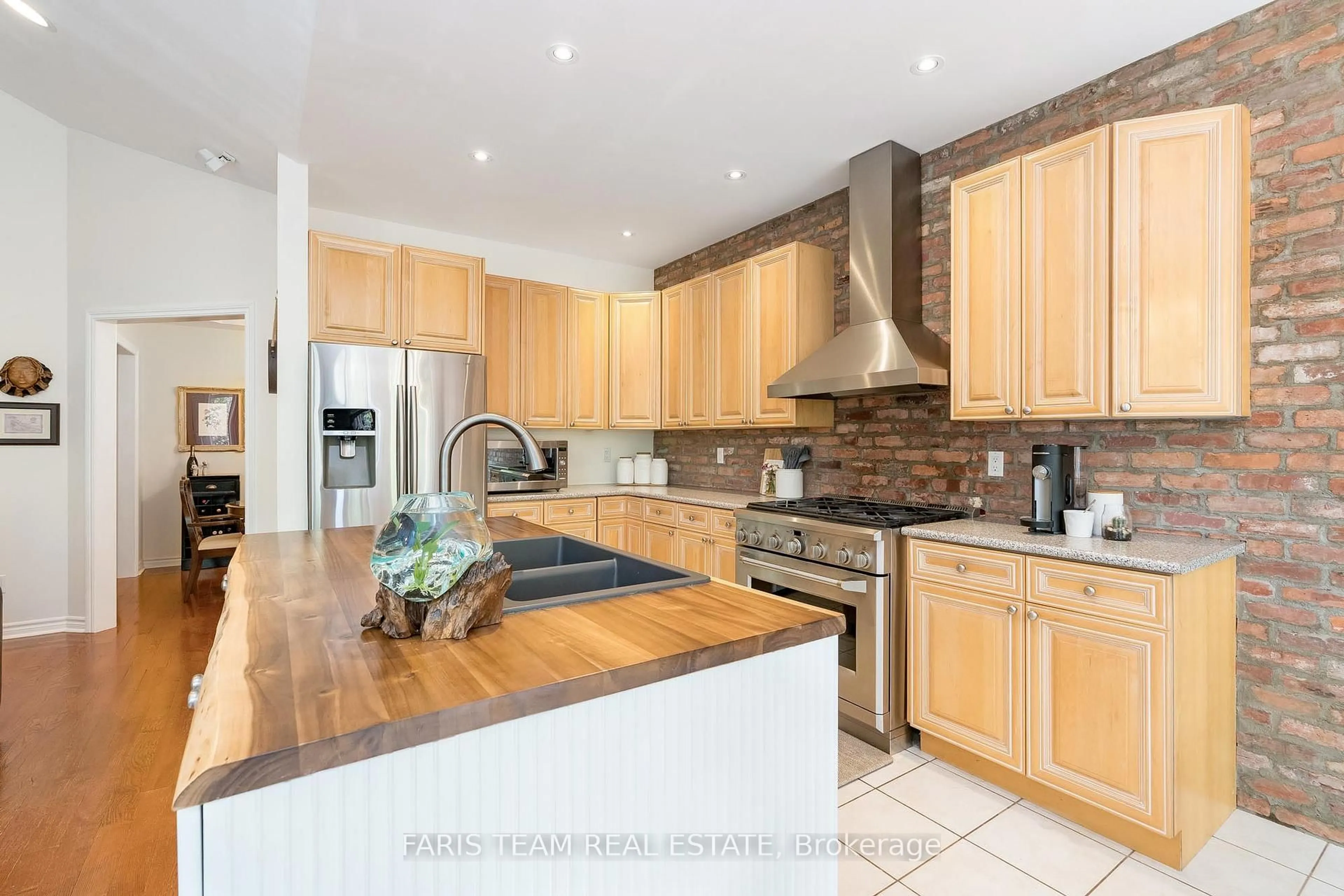 Open concept kitchen, unknown for 1862 Falconwood Way, Pickering Ontario L1V 7C3