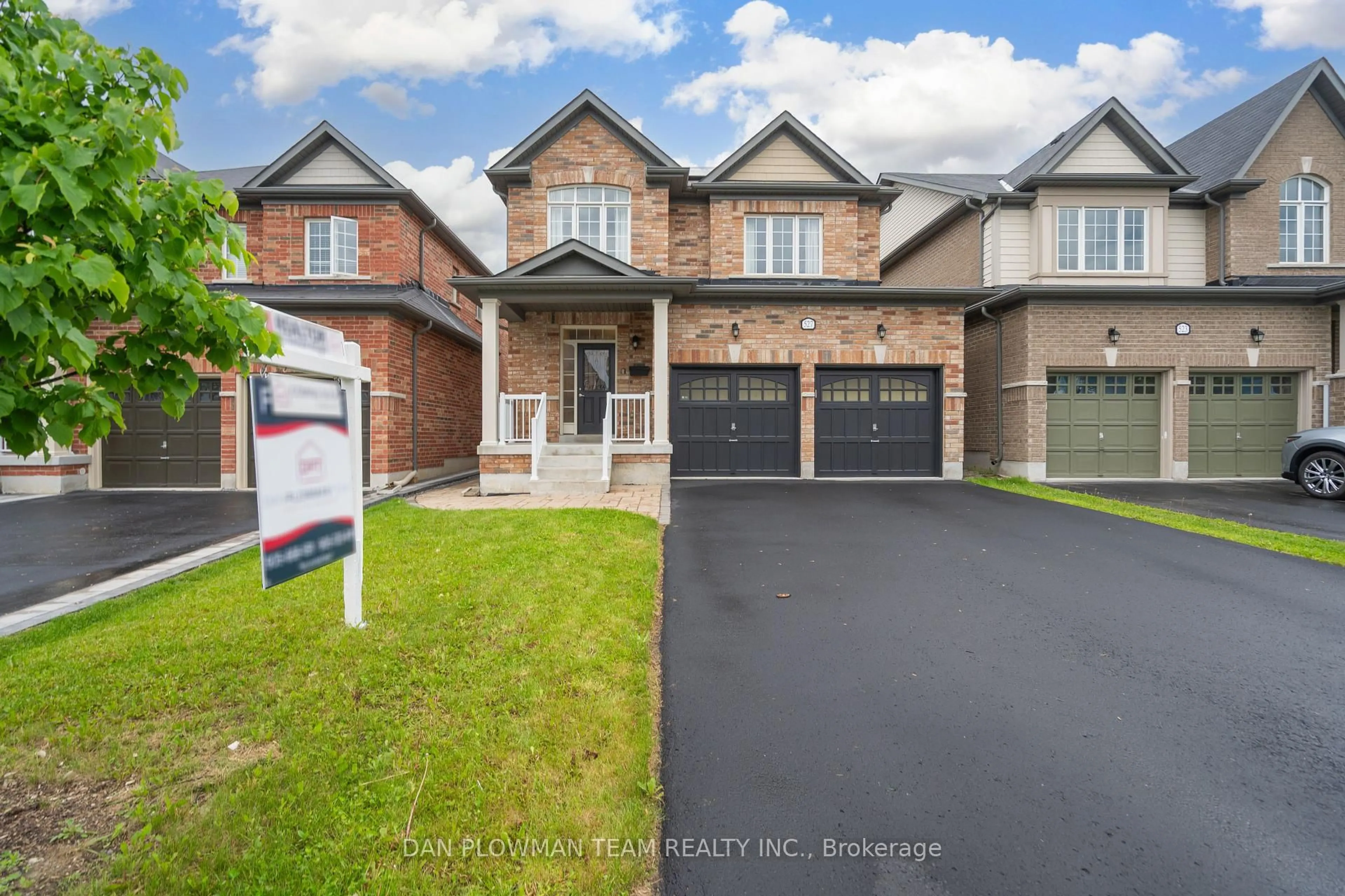 Home with brick exterior material, street for 527 Halo St, Oshawa Ontario L1L 0H9